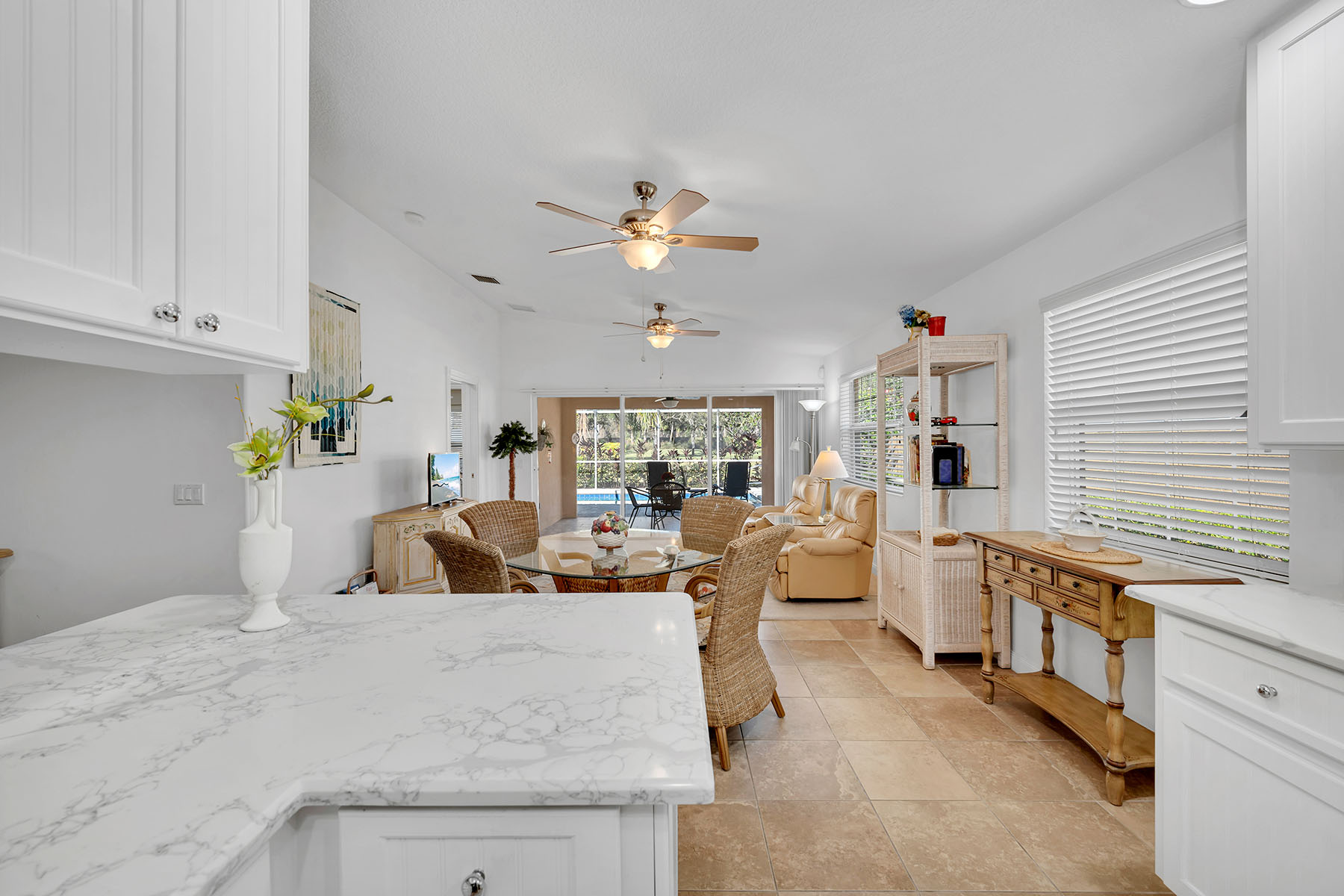7593 Rozzini Lane