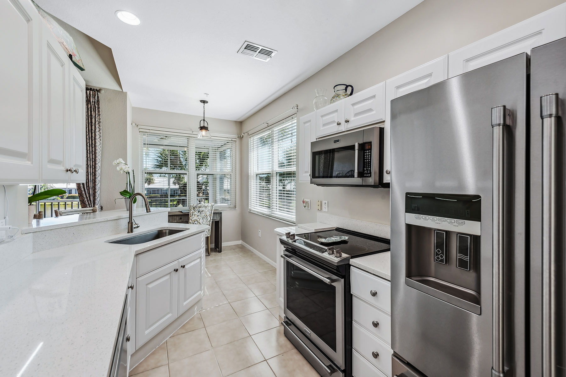 4660 Hawks Nest Way , 204
