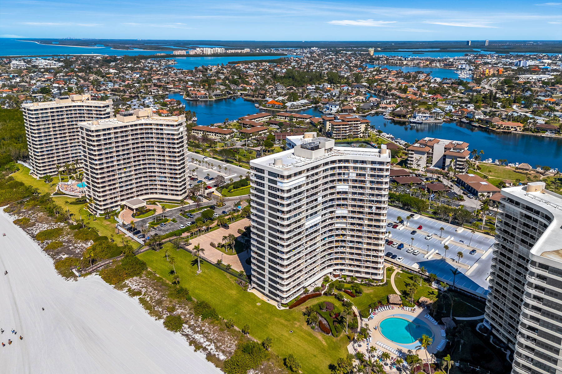 320 Seaview Court , 1810