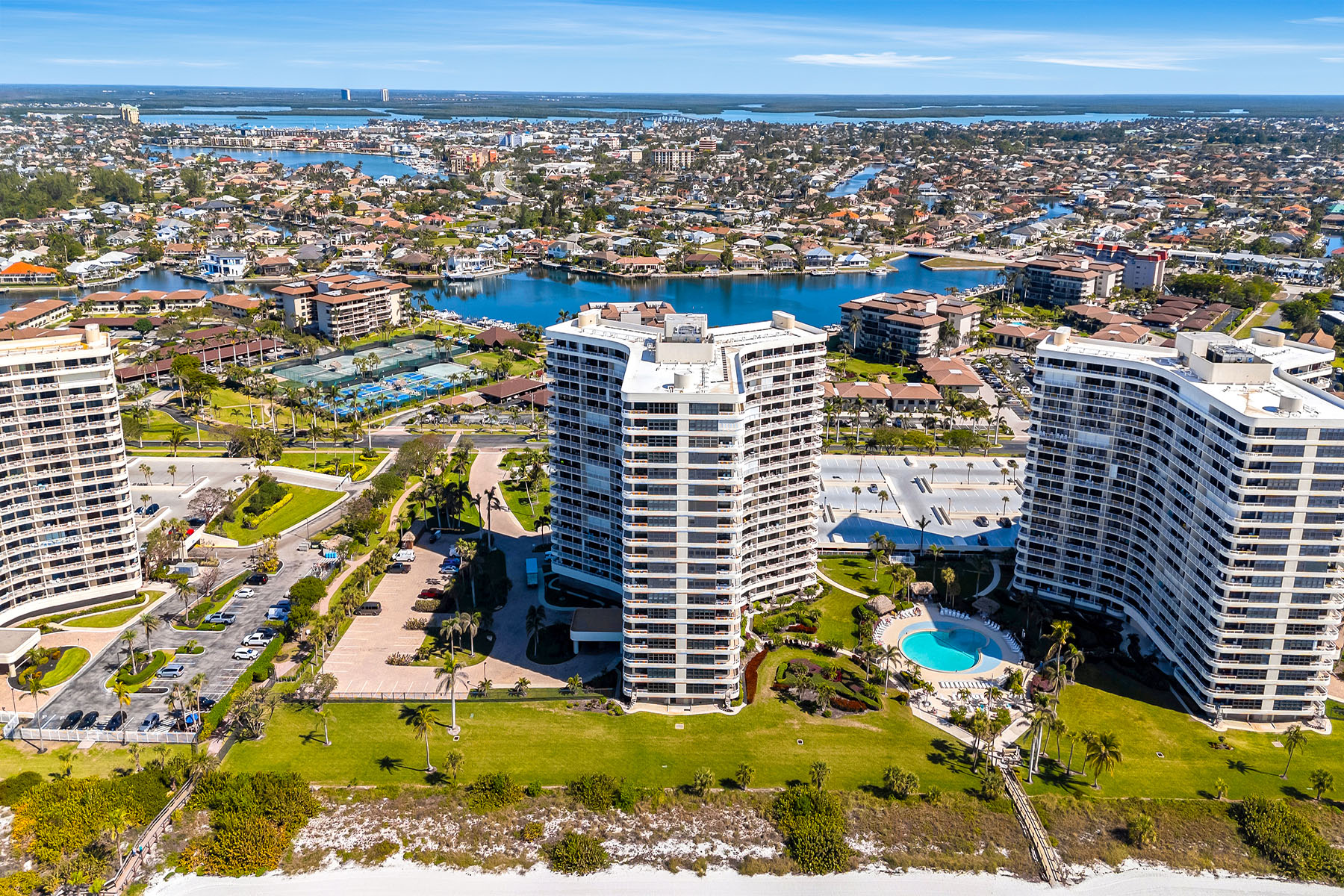 320 Seaview Court , 1810