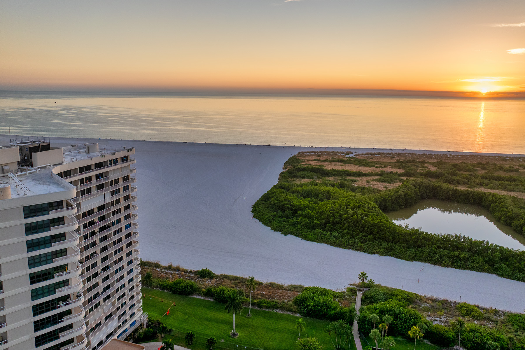 320 Seaview Court , 1810