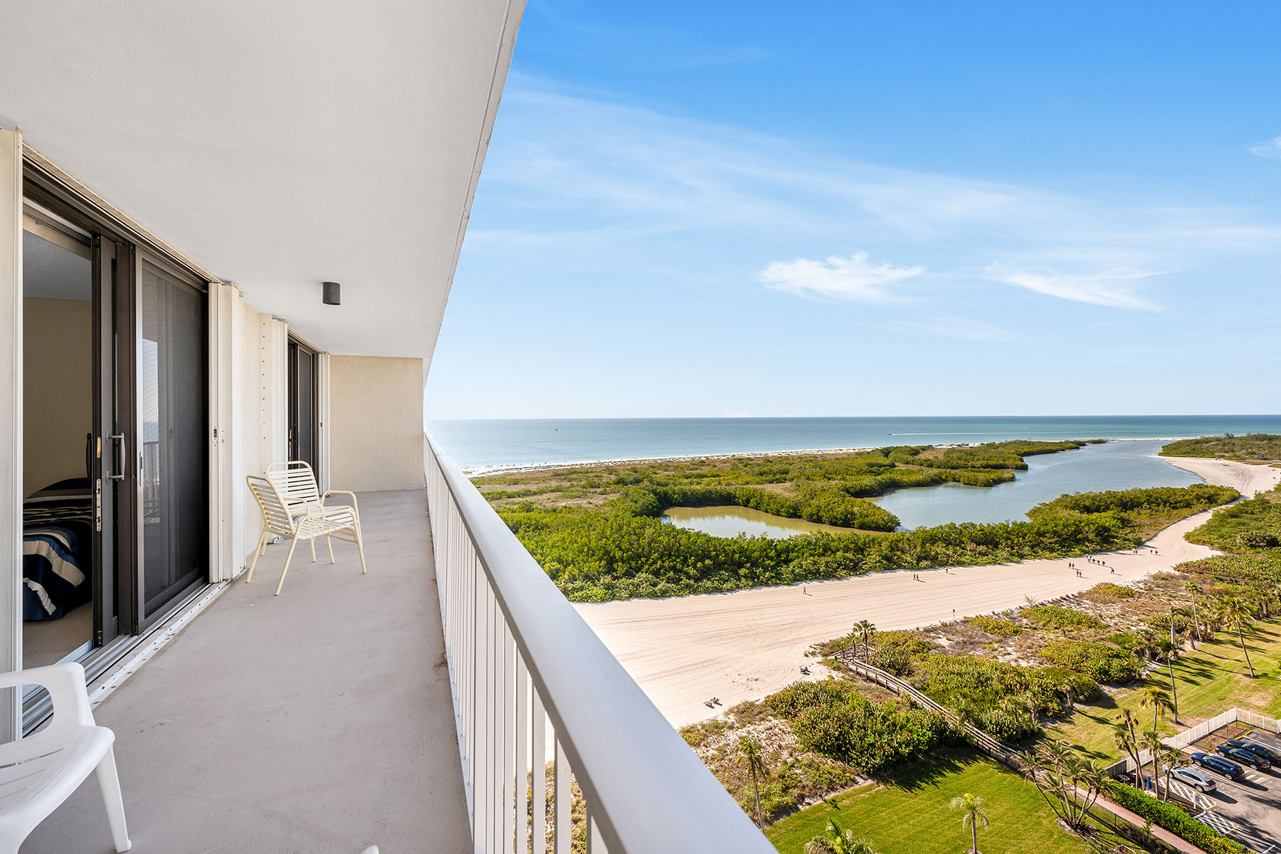 320 Seaview Court , 1810