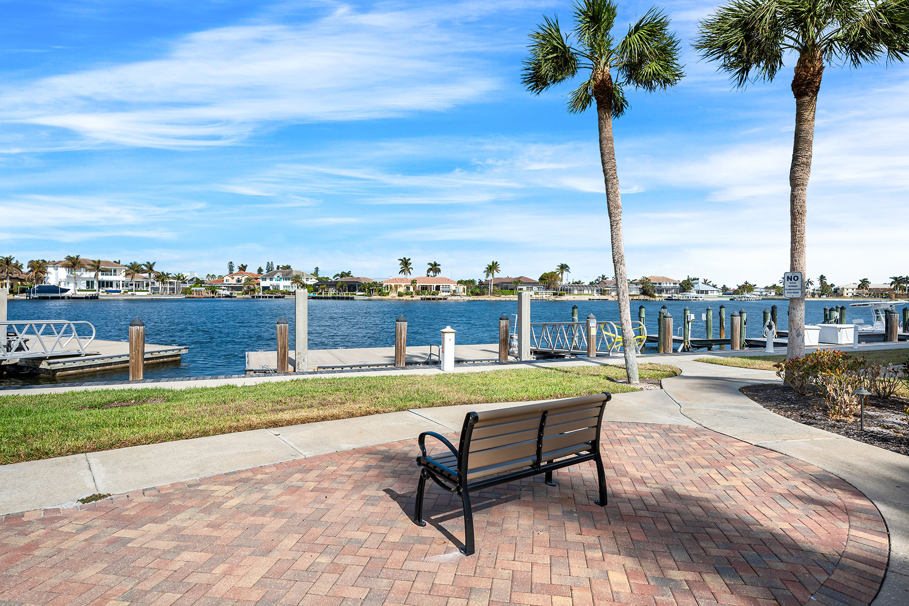 320 Seaview Court , 1810