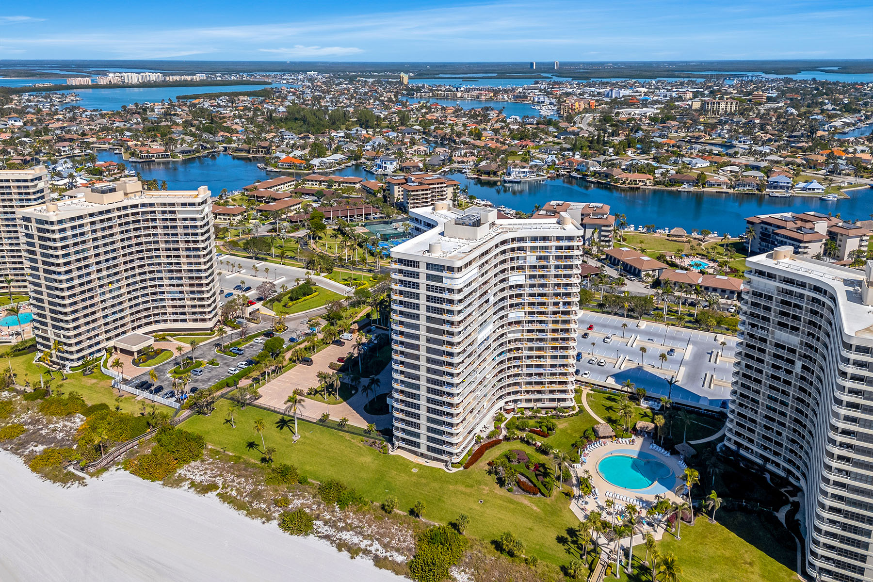 320 Seaview Court , 1810