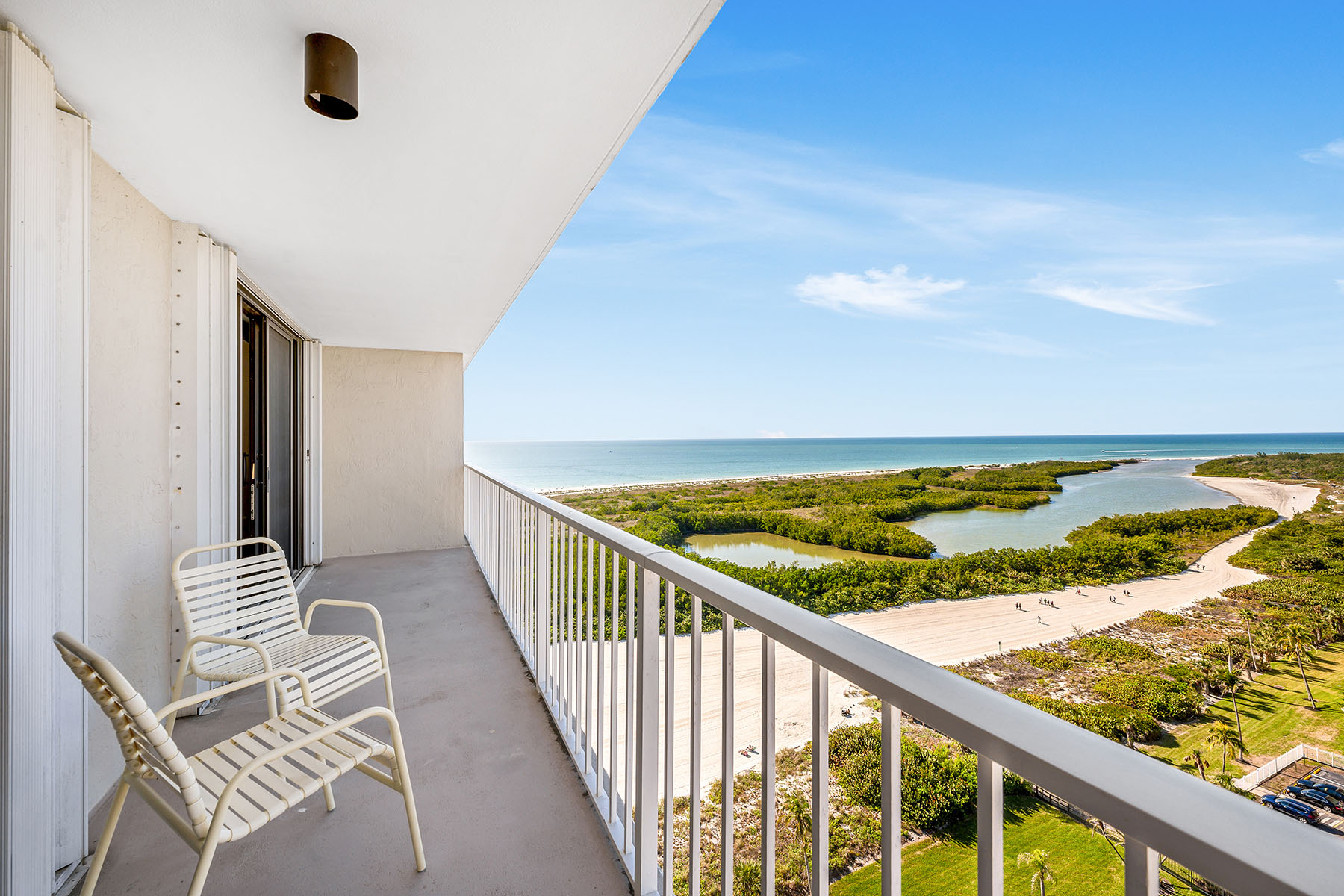 320 Seaview Court , 1810