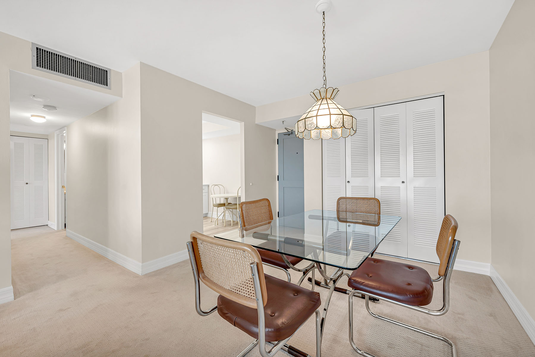 320 Seaview Court , 1810