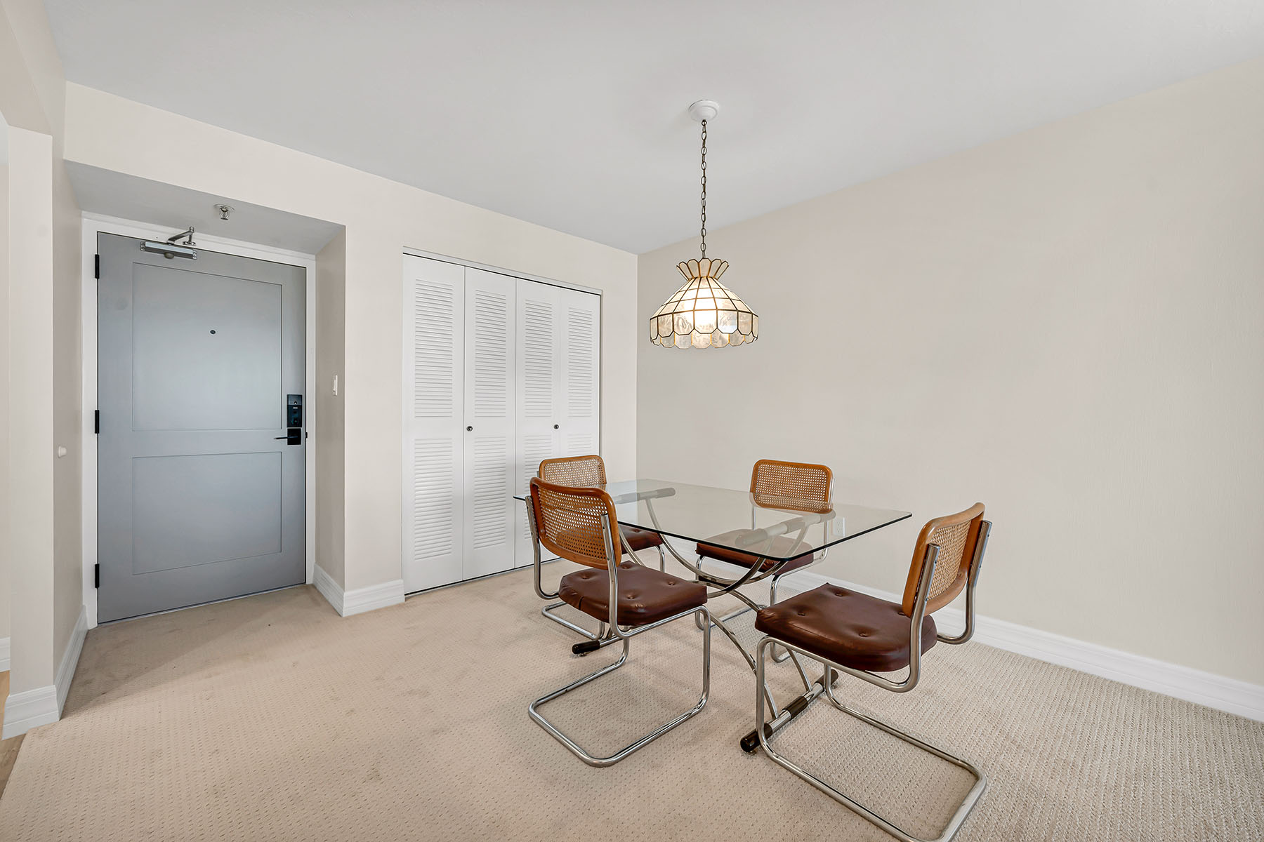 320 Seaview Court , 1810
