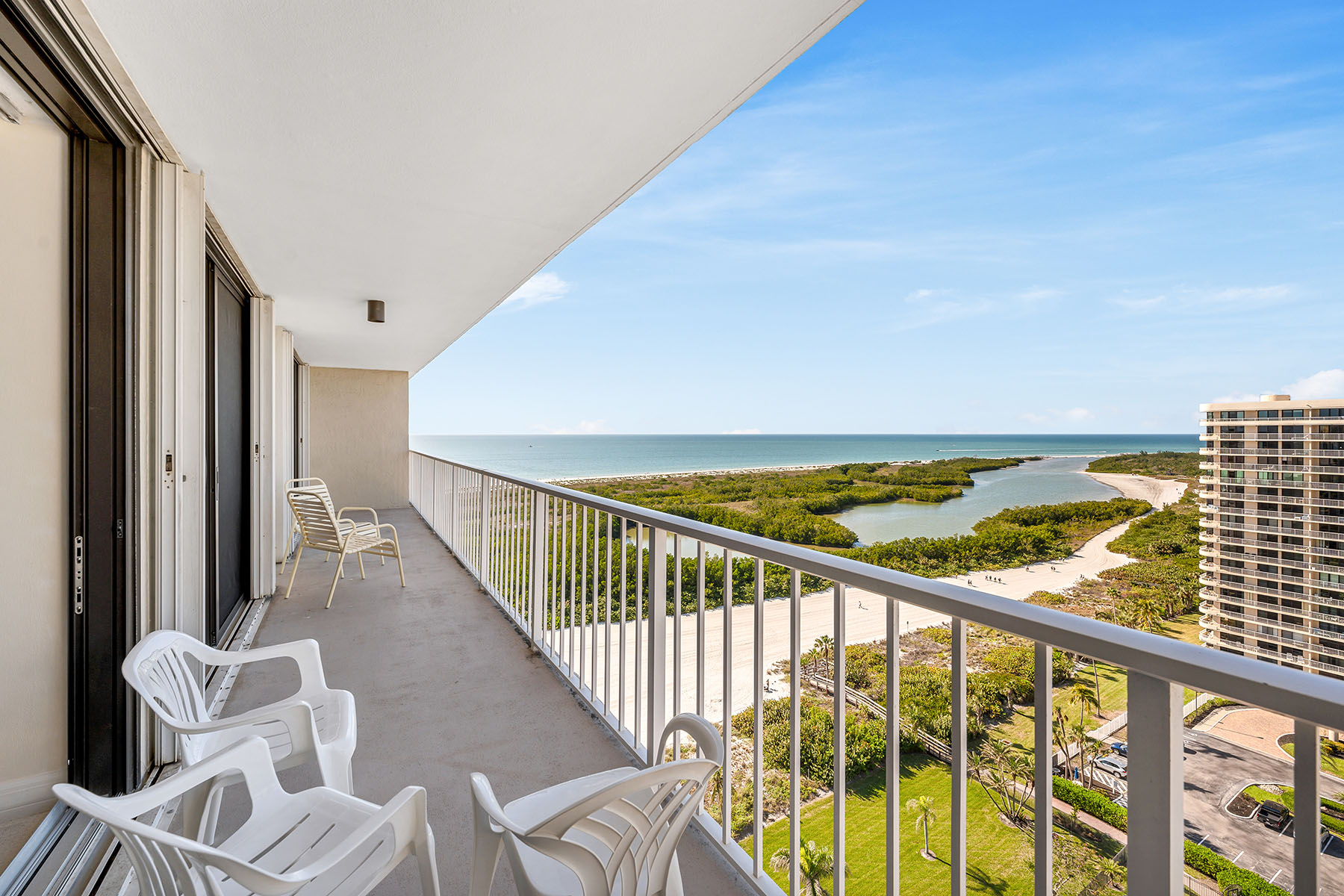 320 Seaview Court , 1810