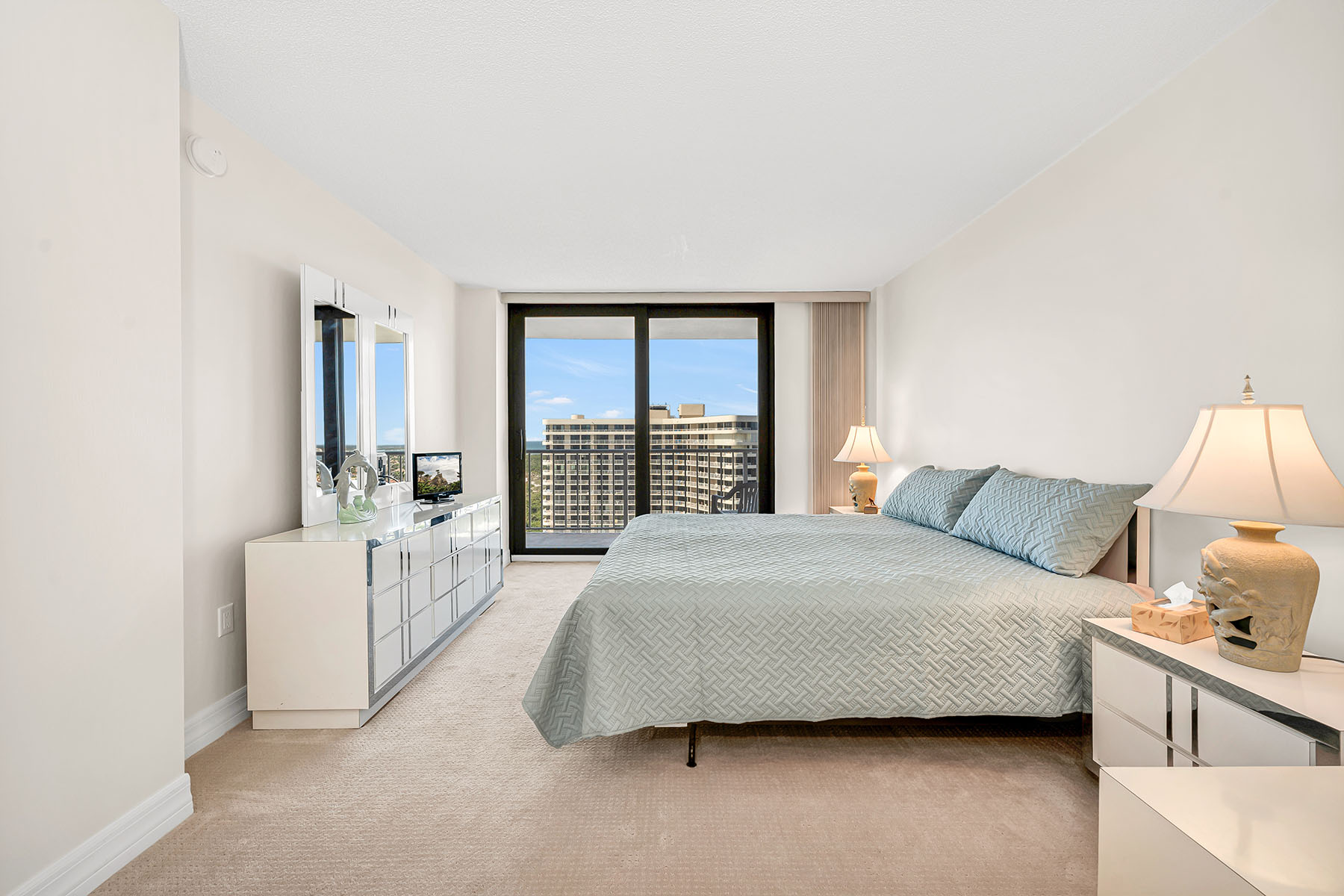 320 Seaview Court , 1810