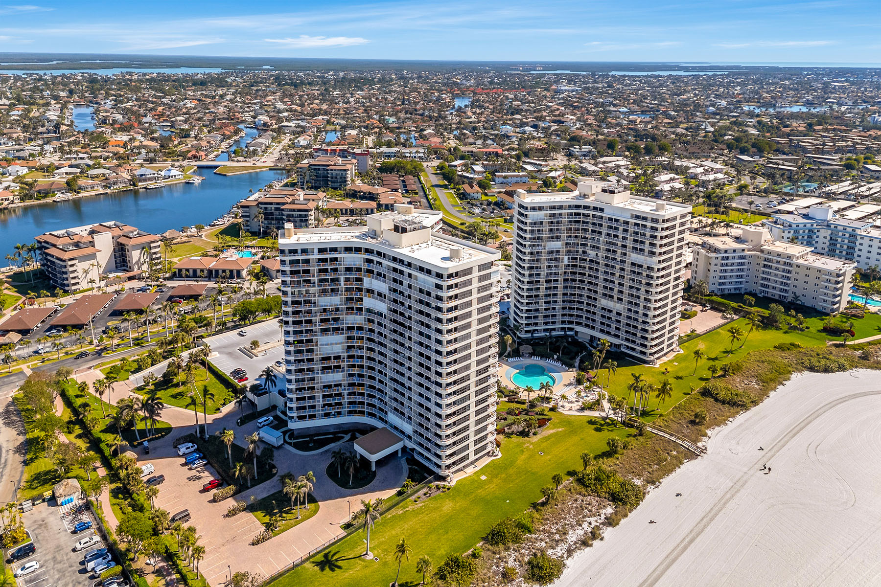 320 Seaview Court , 1810