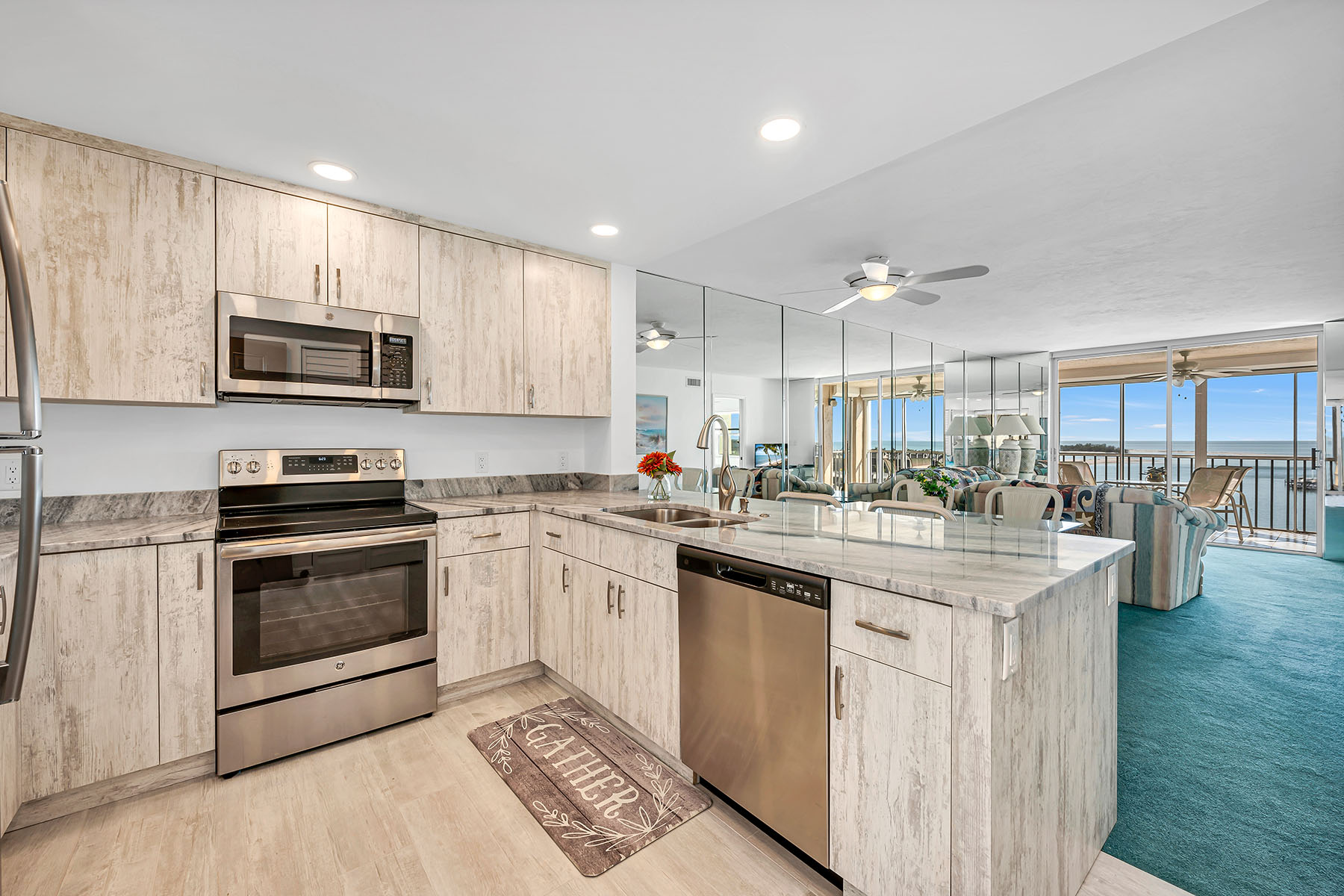 901 Collier Court , 905