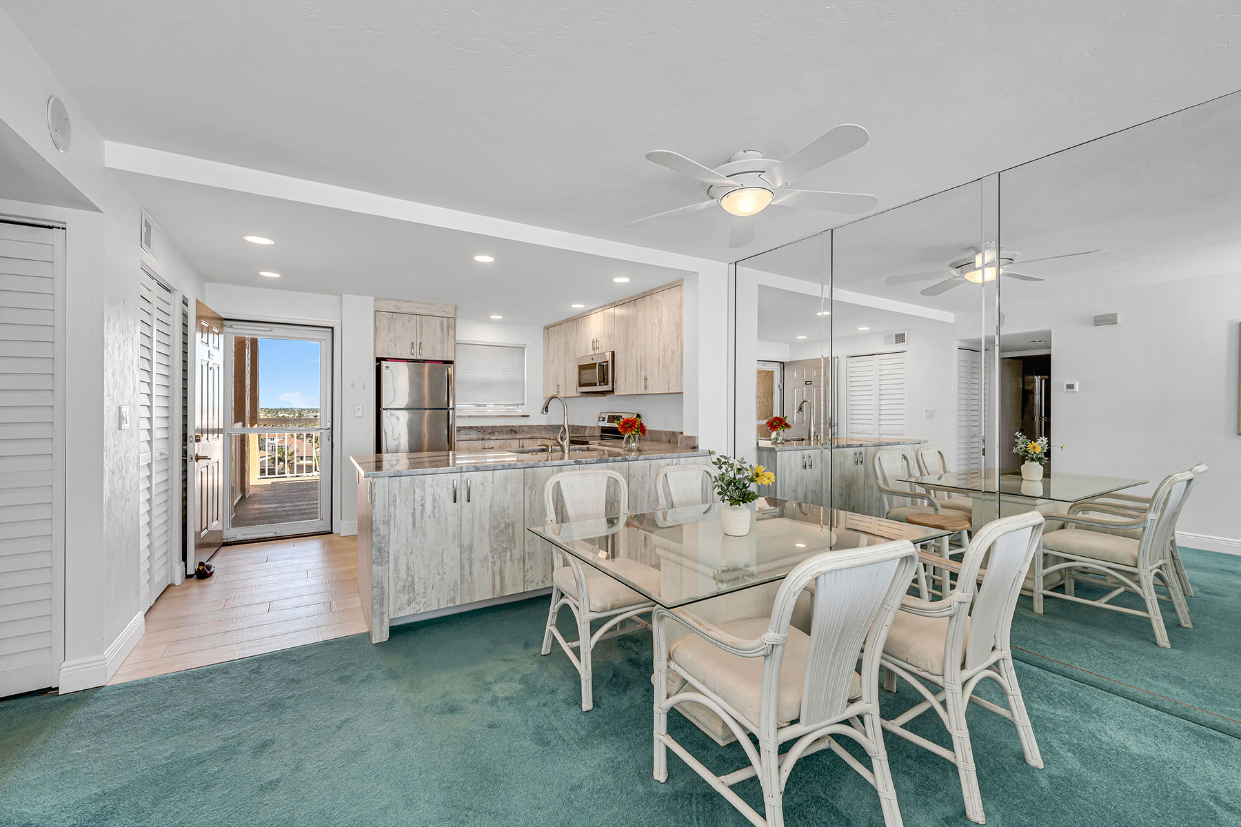 901 Collier Court , 905