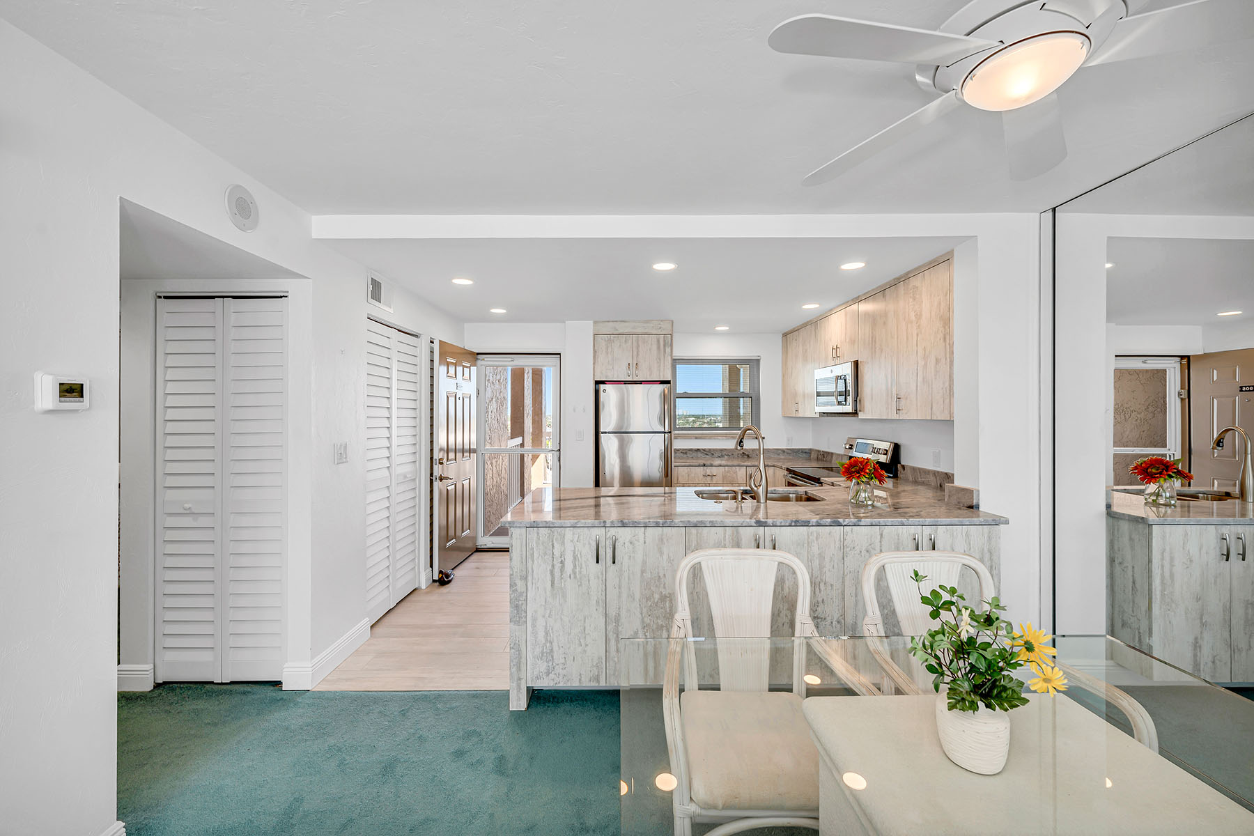 901 Collier Court , 905