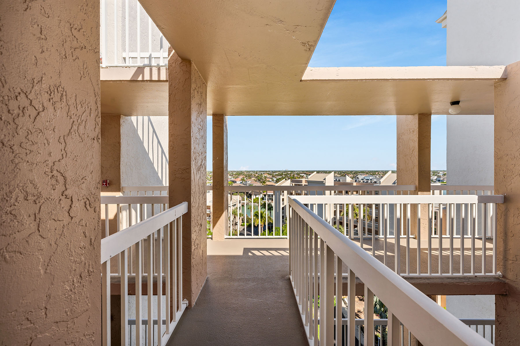 901 Collier Court , 905