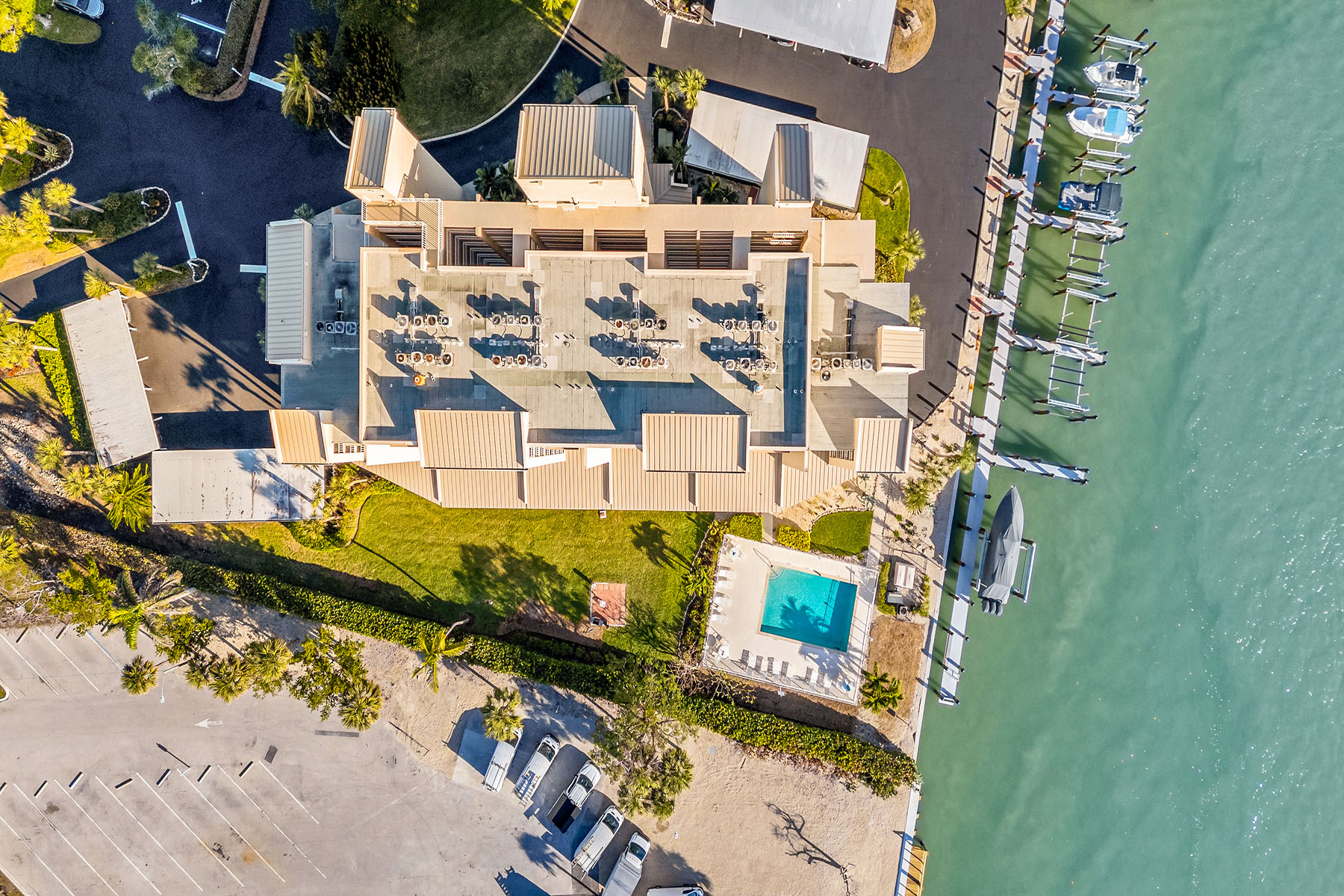 901 Collier Court , 905