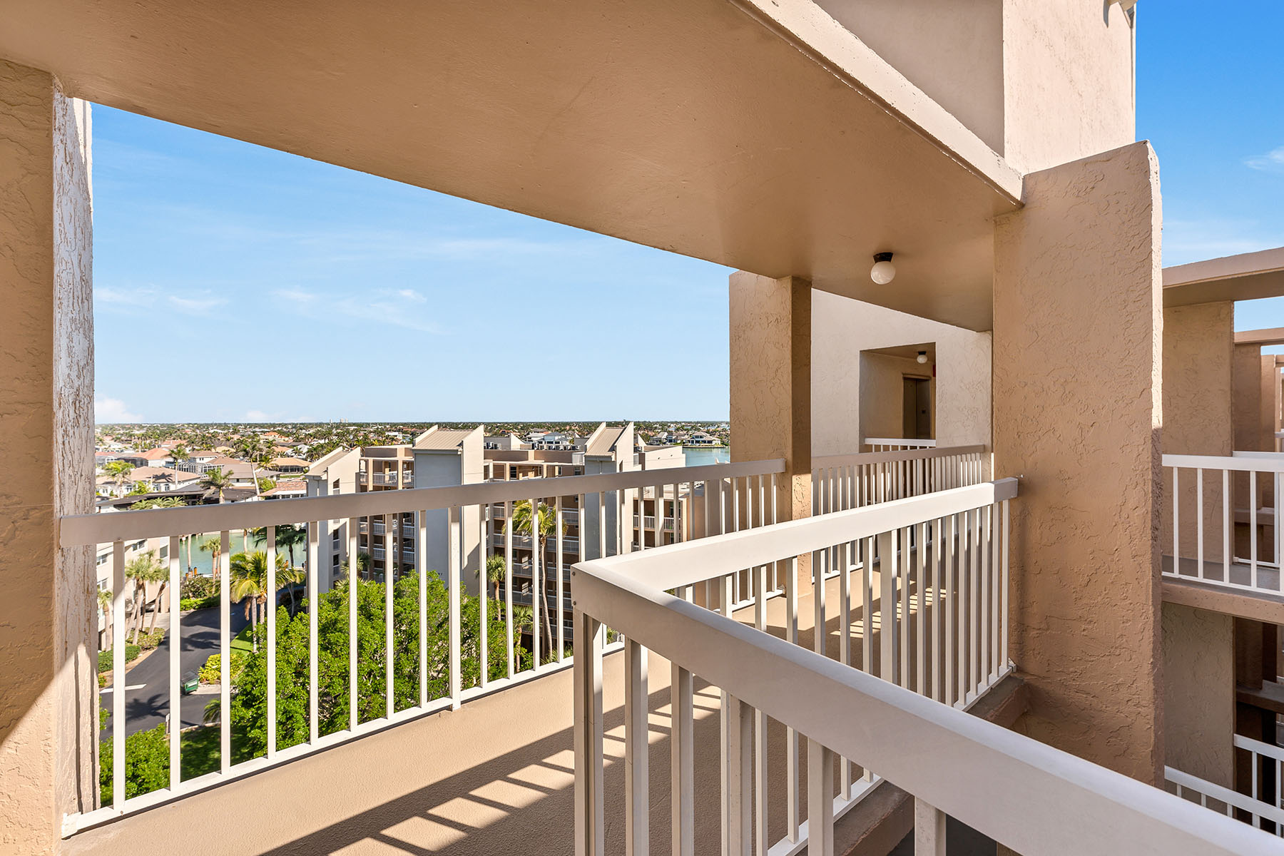 901 Collier Court , 905