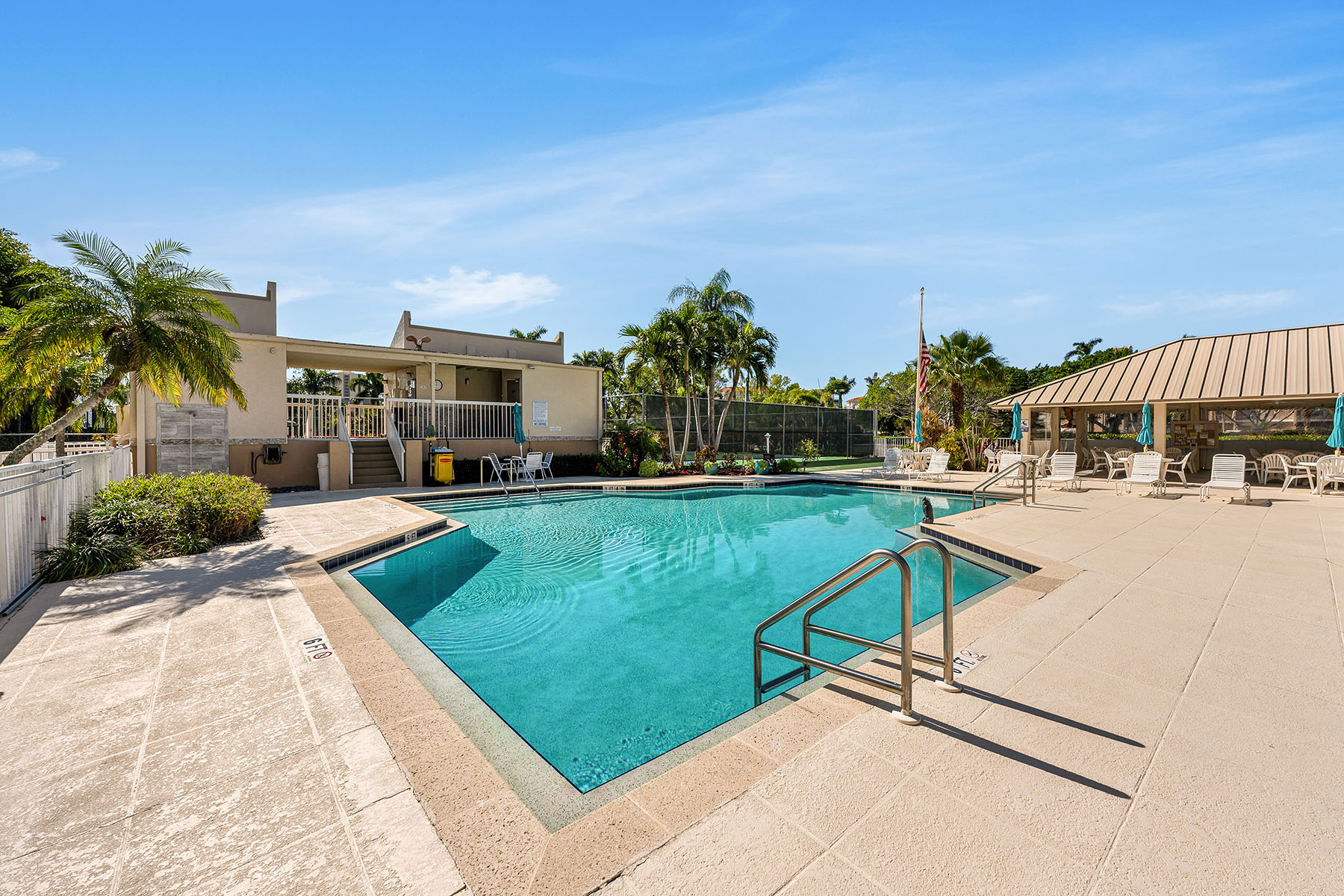 901 Collier Court , 905