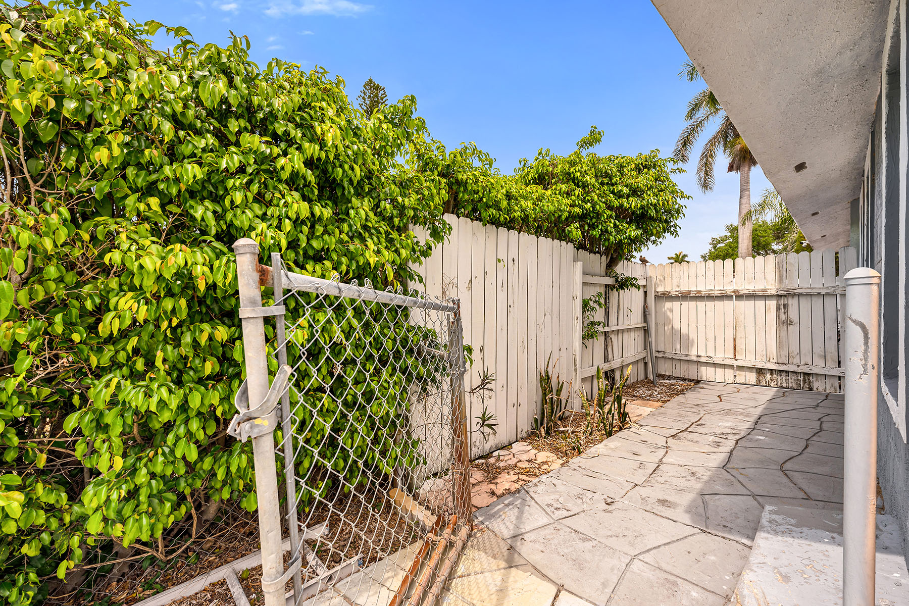 4838 Tahiti Lane