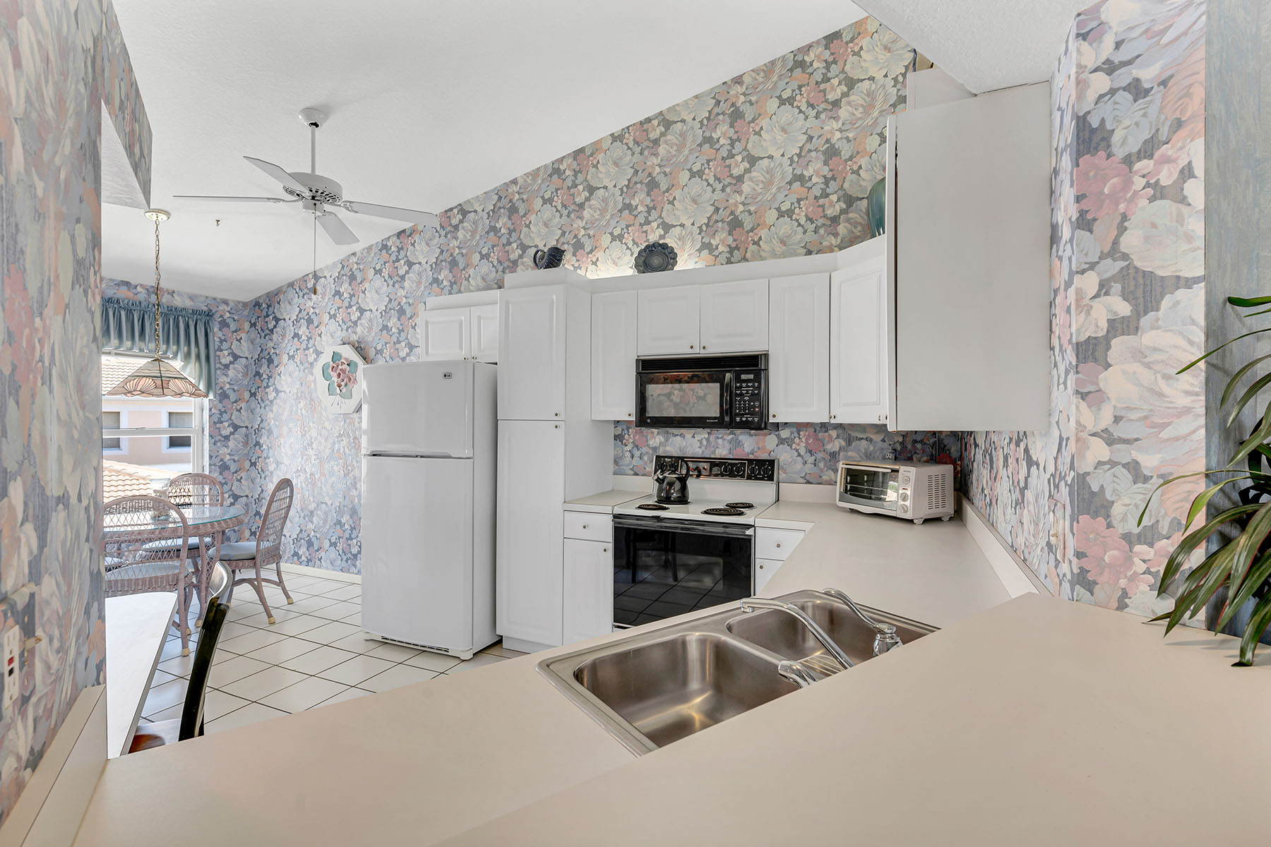 1090 Woodshire Lane , F206