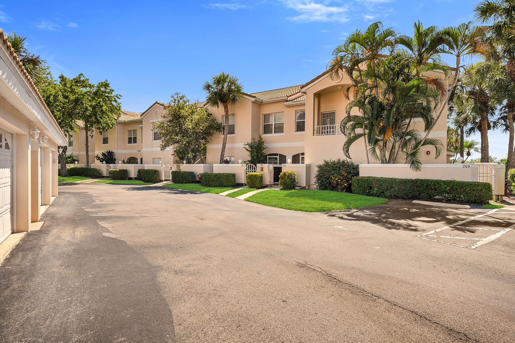 1090 Woodshire Lane , F206