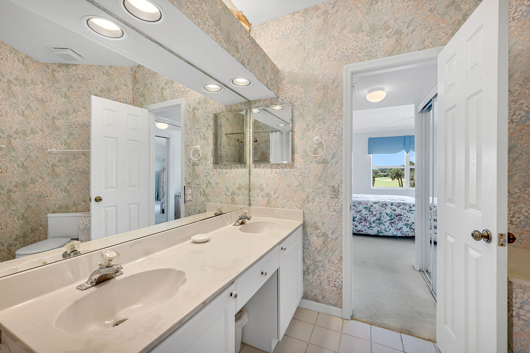 1090 Woodshire Lane , F206