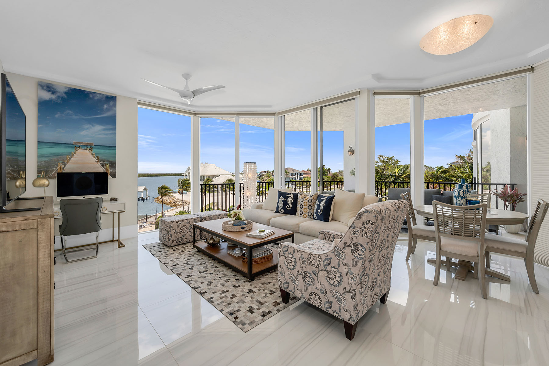 700 La Peninsula Boulevard , 306