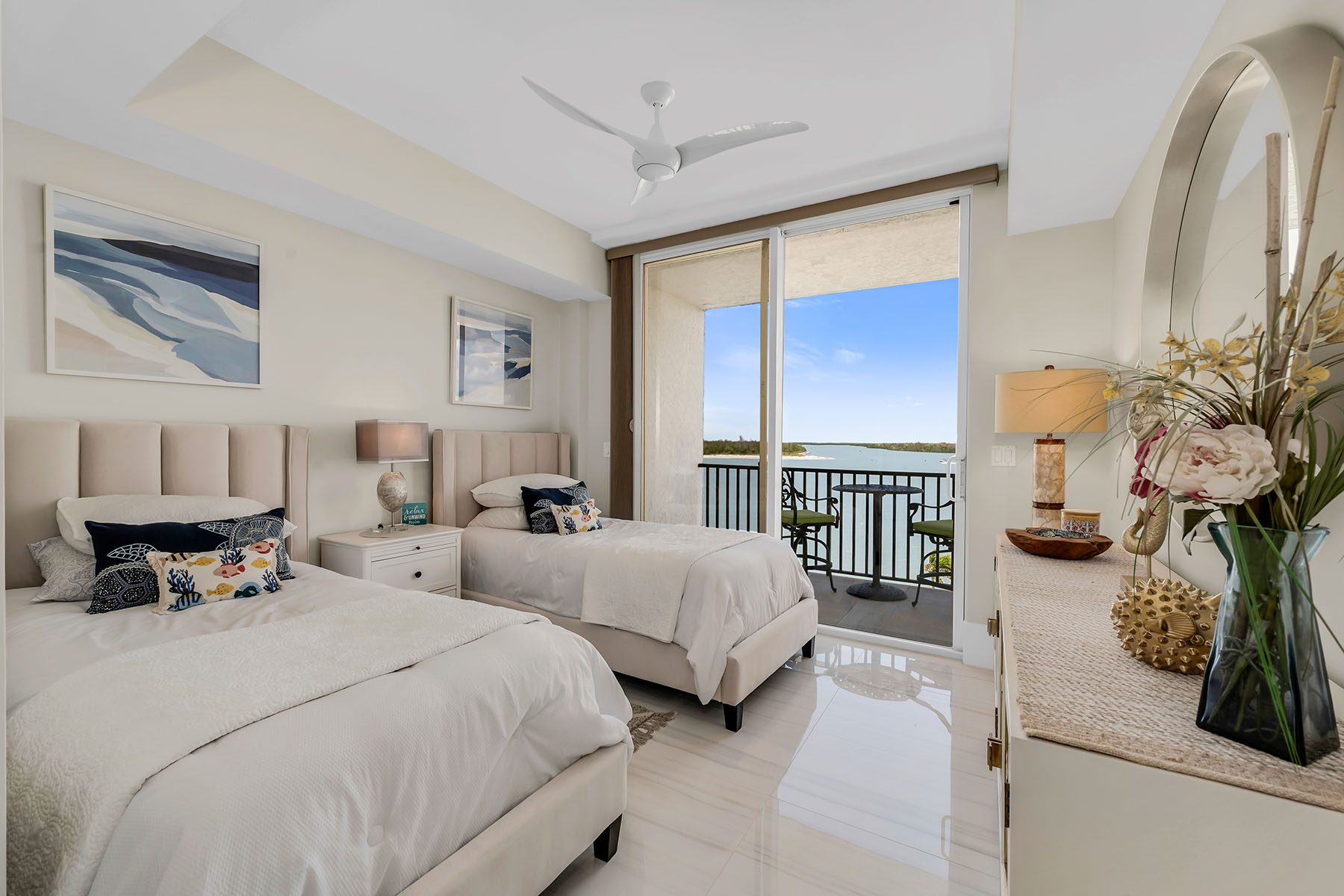 700 La Peninsula Boulevard , 306