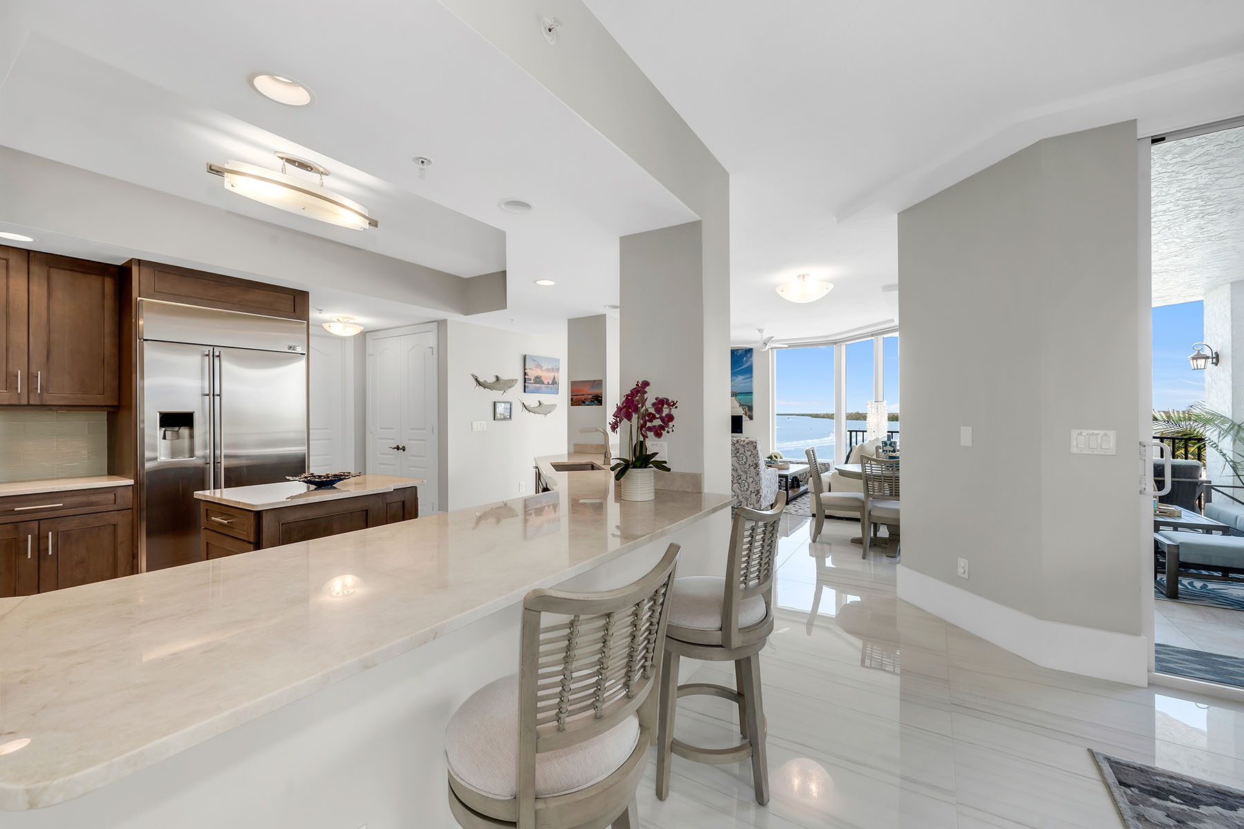 700 La Peninsula Boulevard , 306