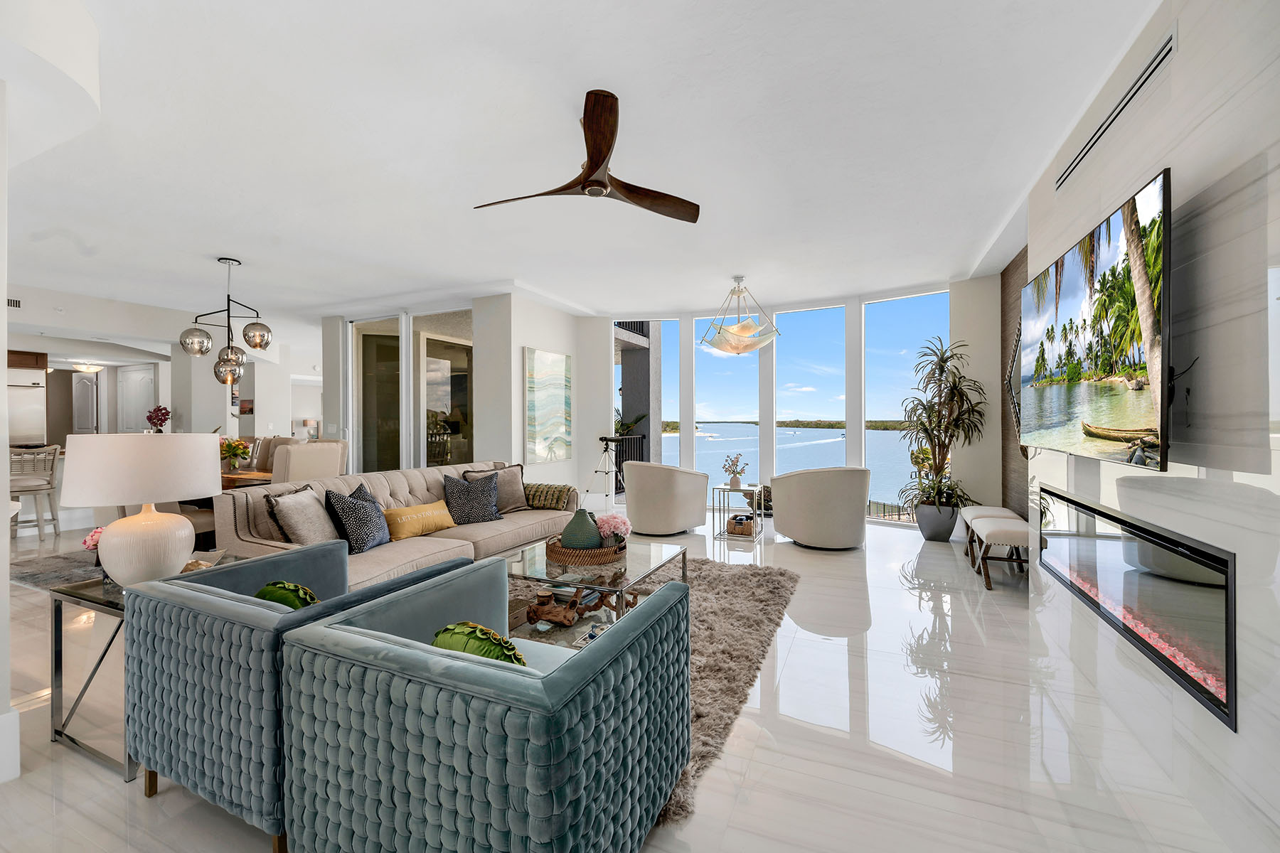 700 La Peninsula Boulevard , 306