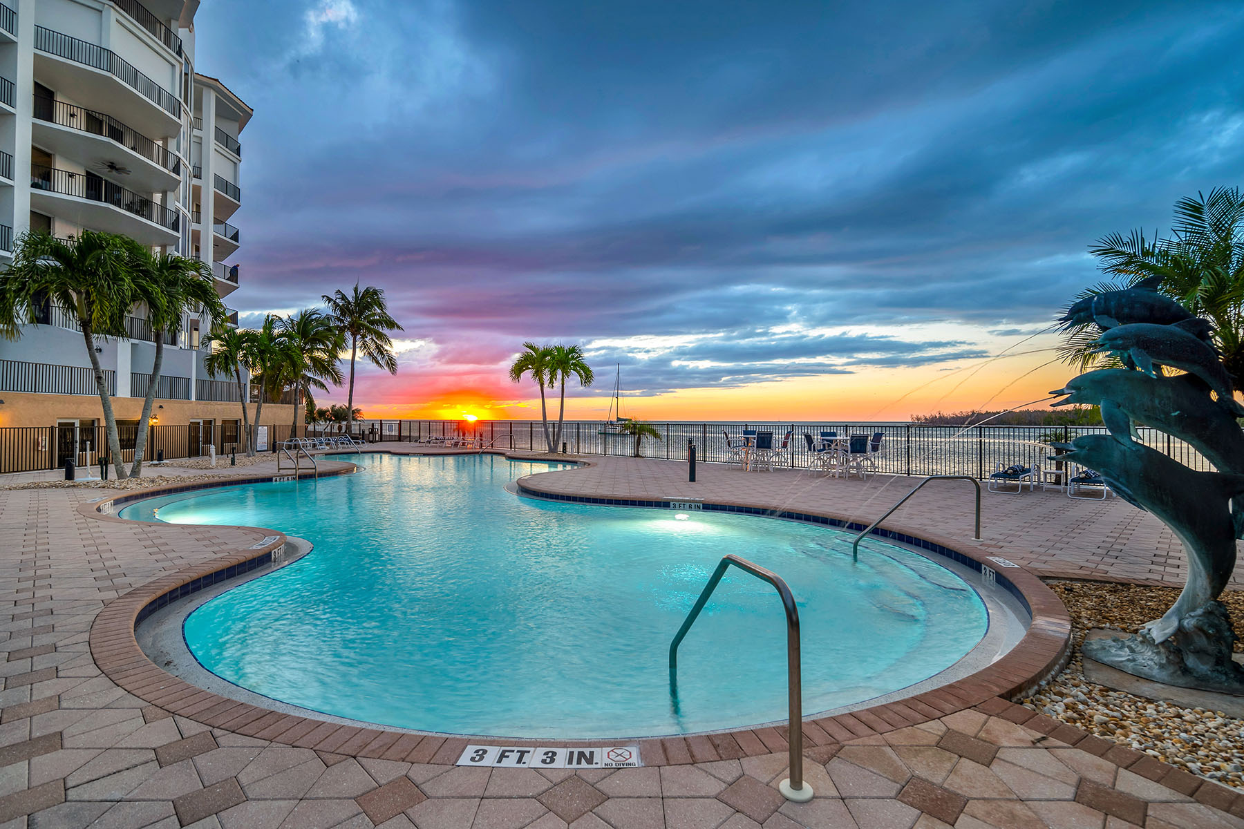 700 La Peninsula Boulevard , 306