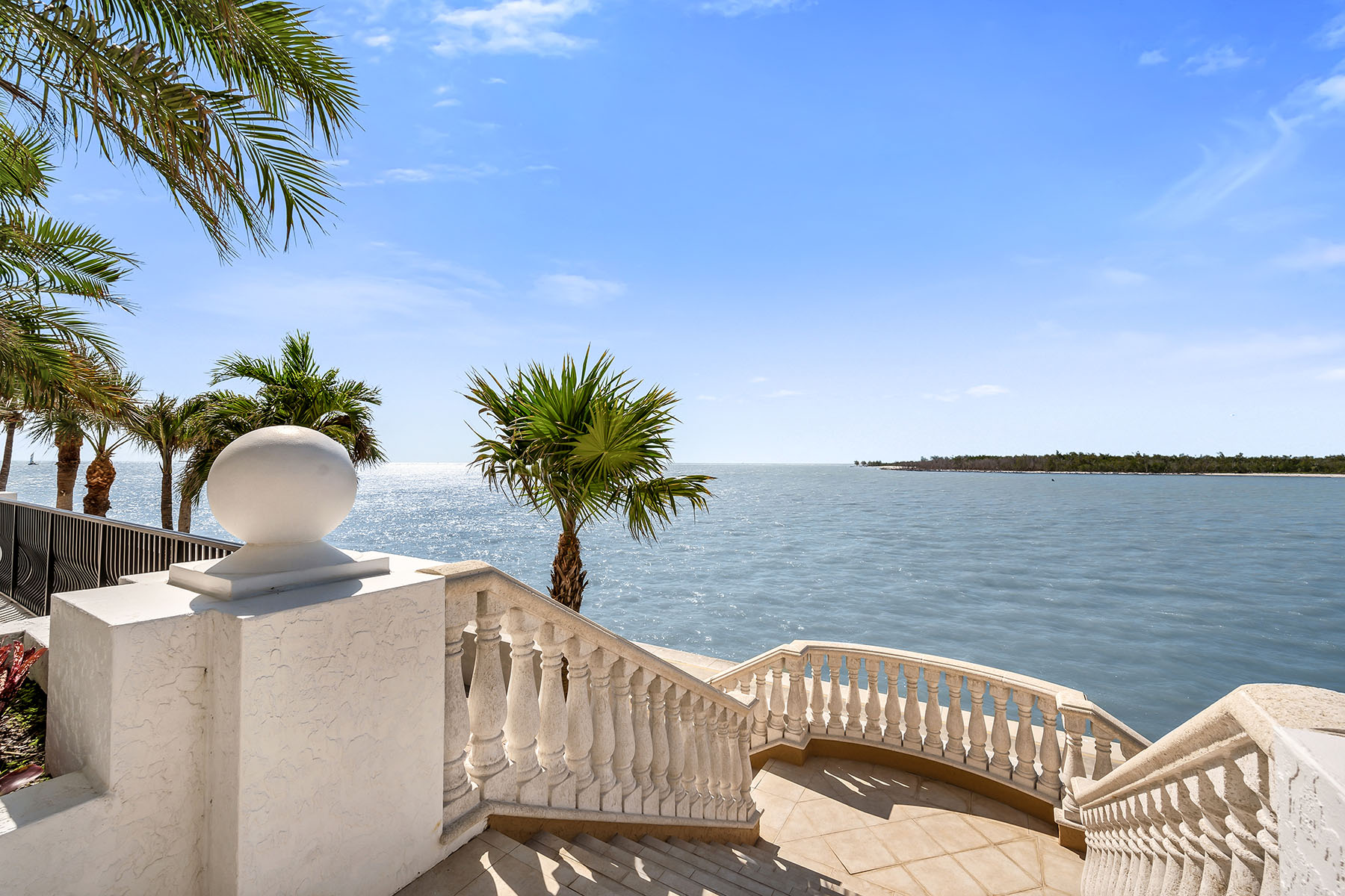700 La Peninsula Boulevard , 306