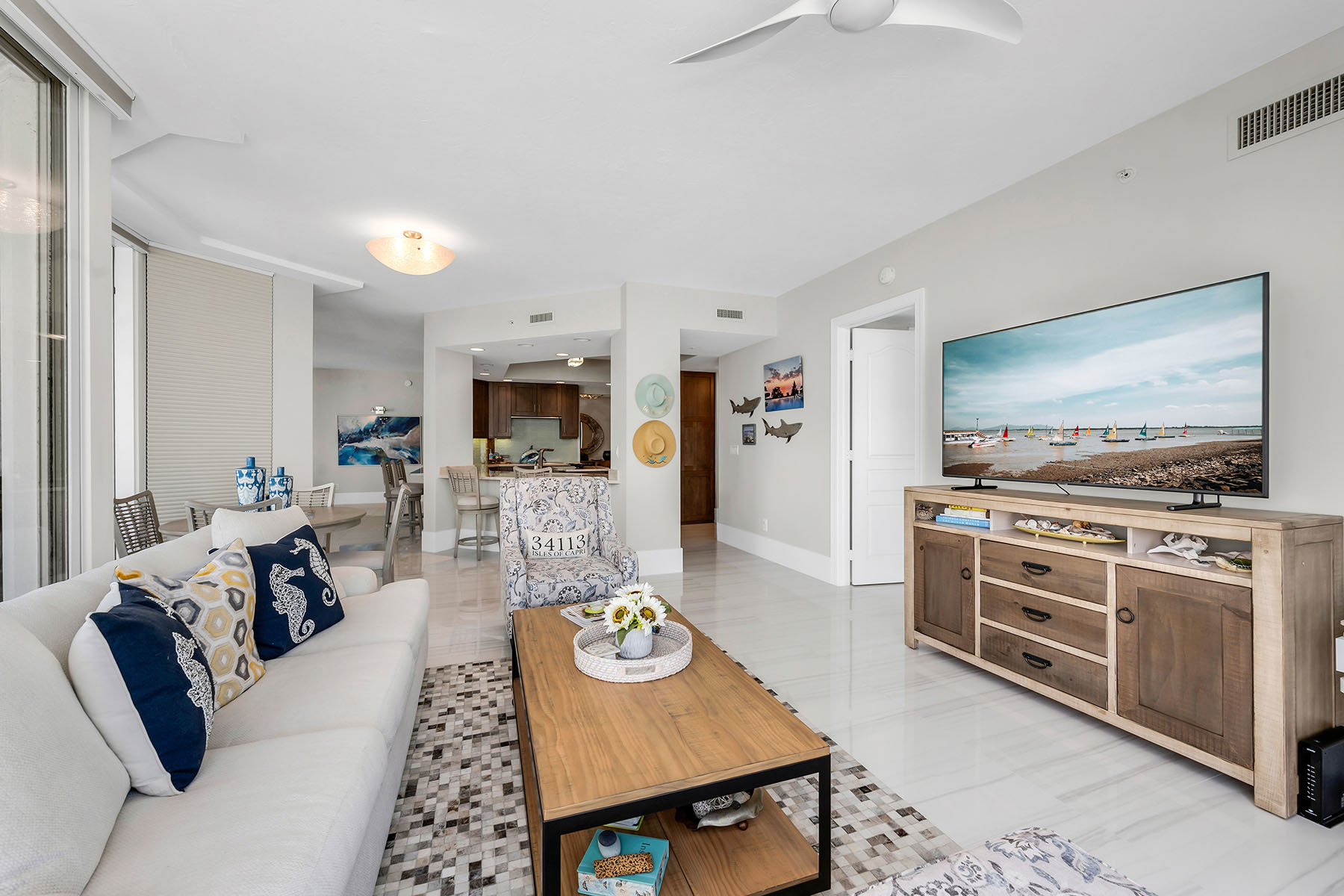 700 La Peninsula Boulevard , 306