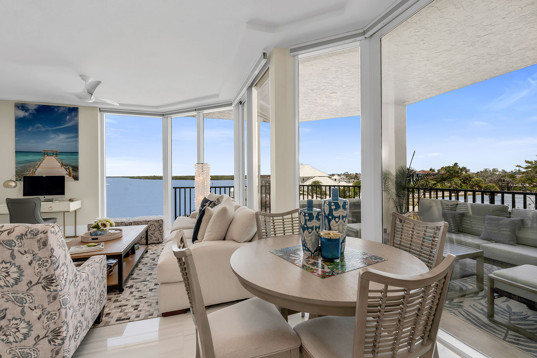700 La Peninsula Boulevard , 306