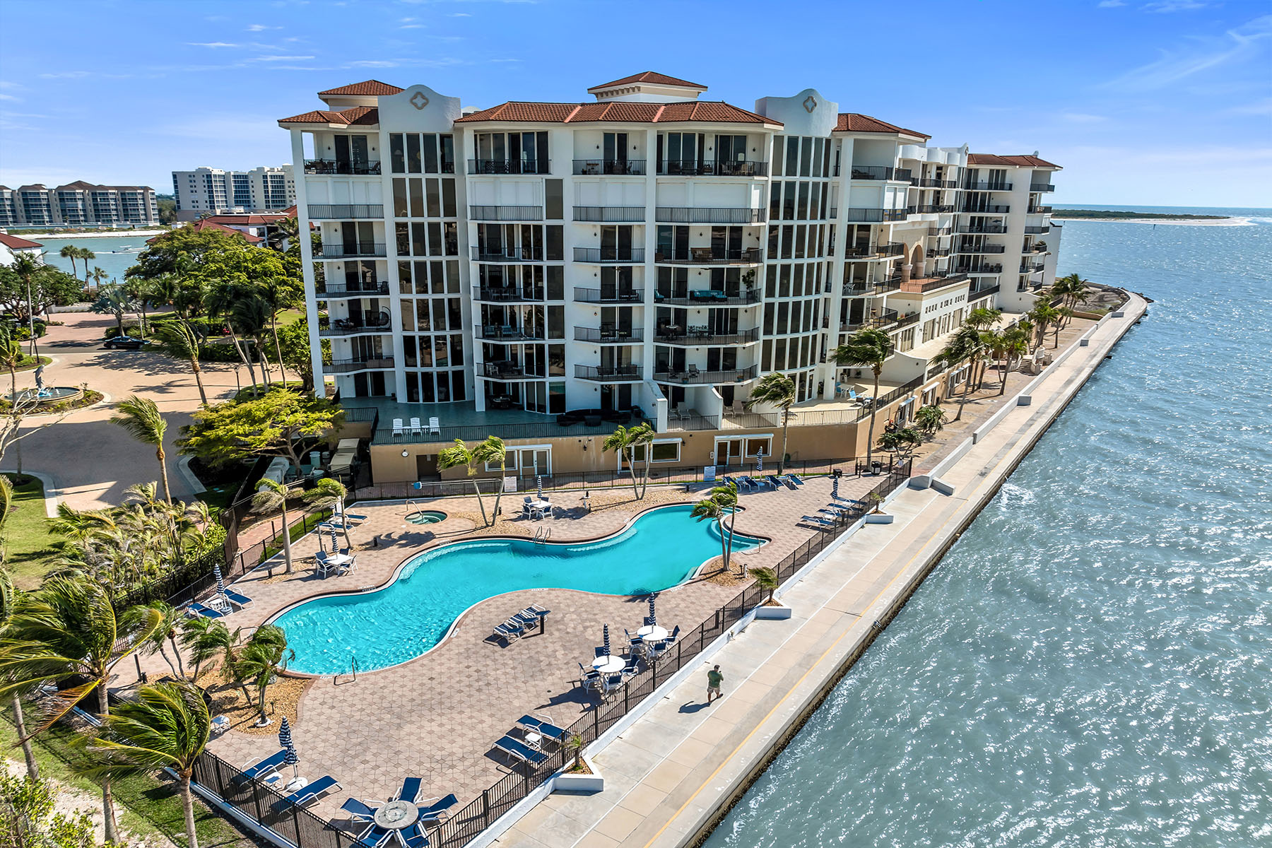 700 La Peninsula Boulevard , 306
