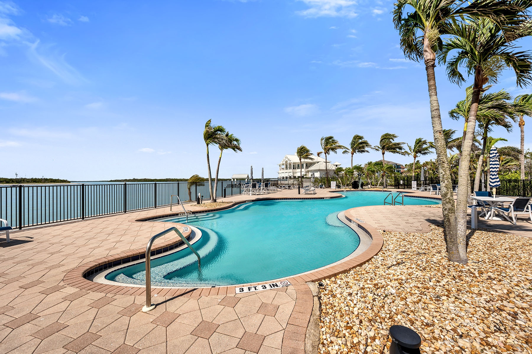 700 La Peninsula Boulevard , 306