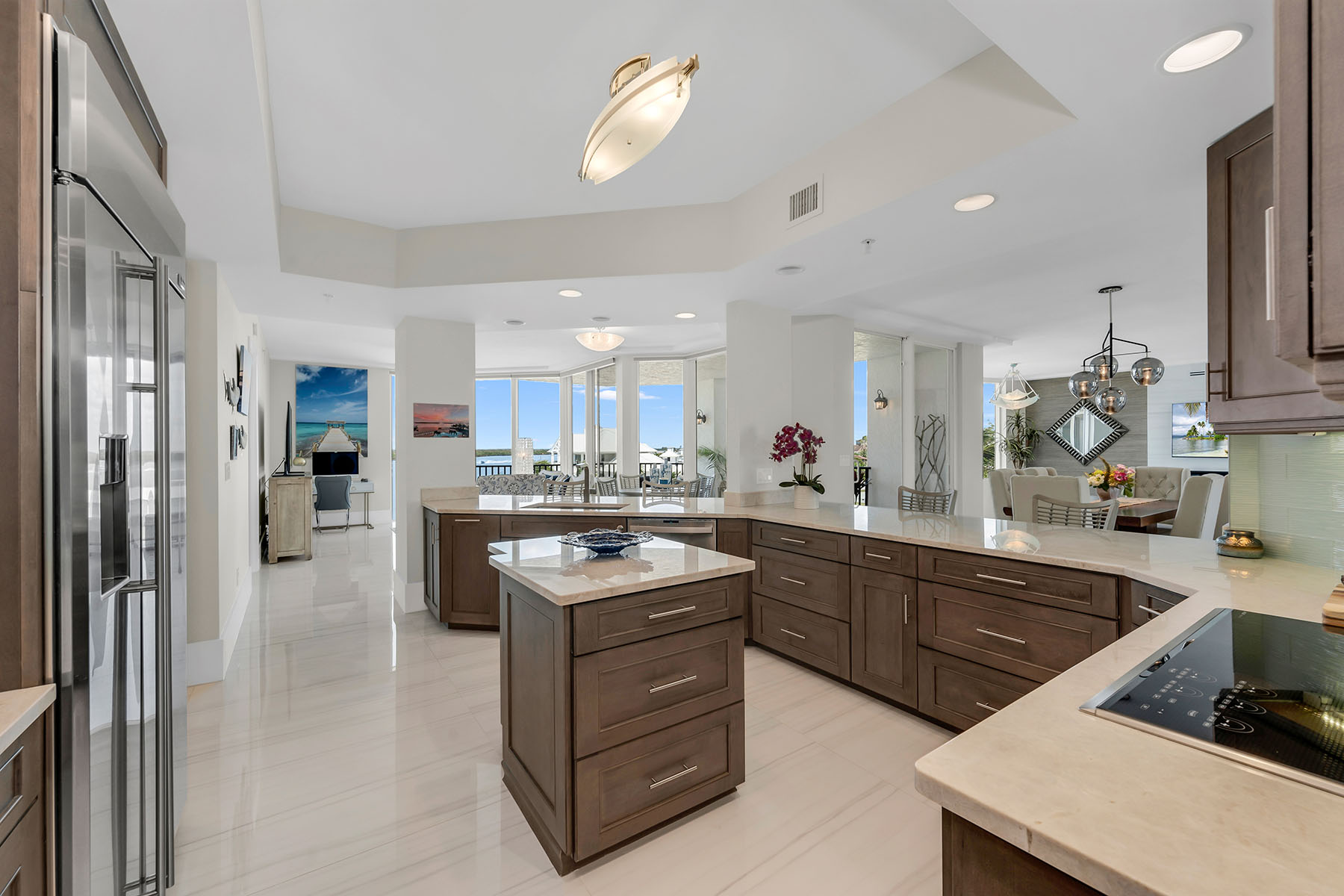 700 La Peninsula Boulevard , 306