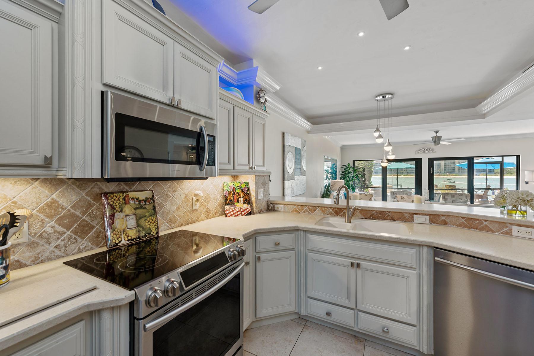 504 La Peninsula Boulevard , 504