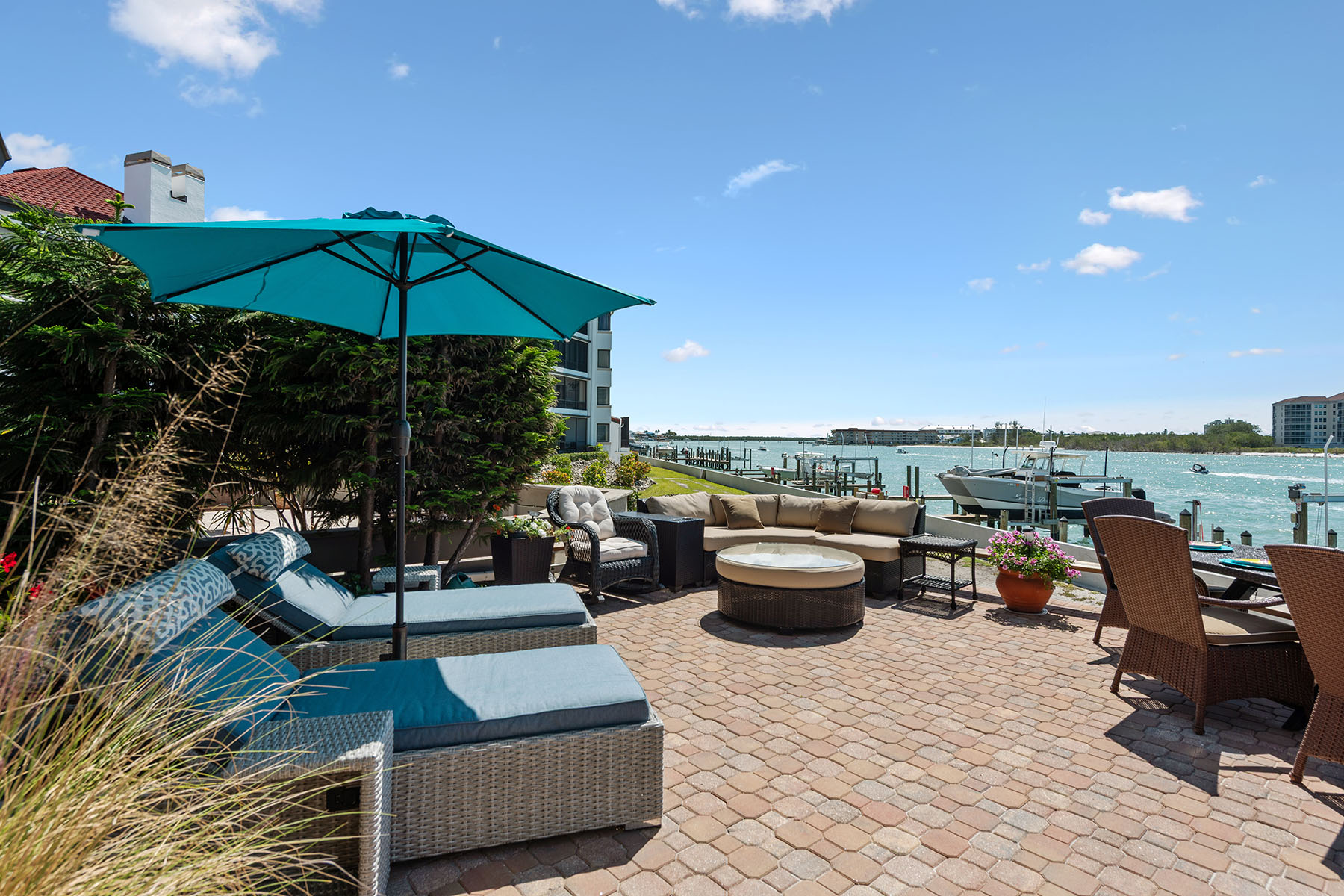 504 La Peninsula Boulevard , 504