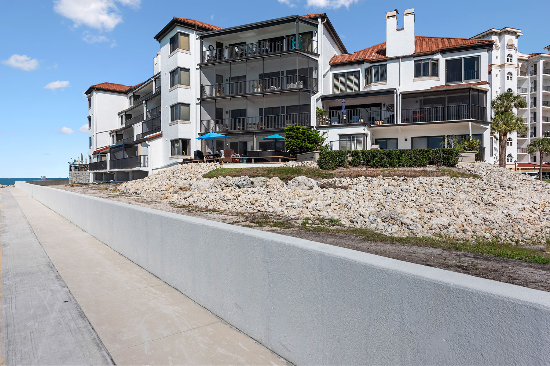 504 La Peninsula Boulevard , 504