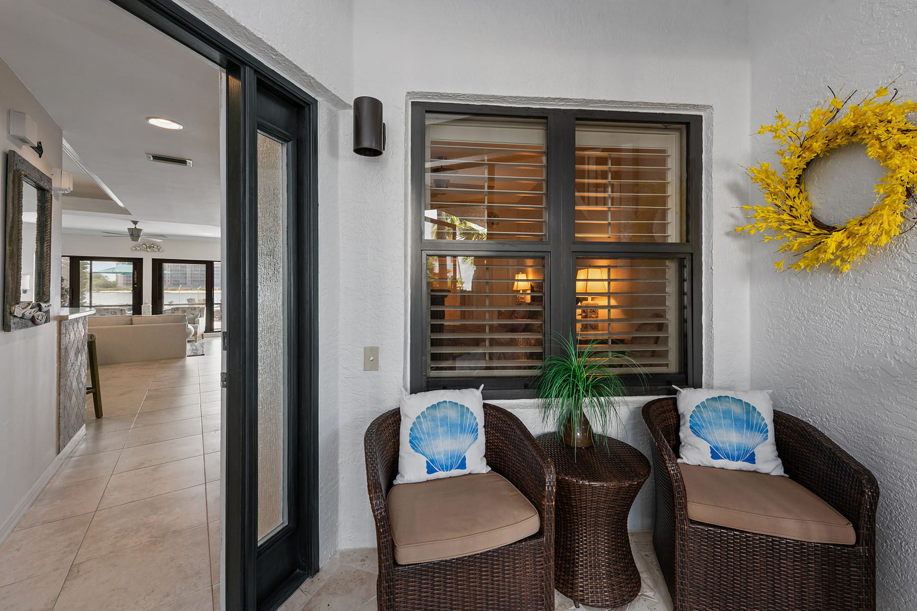 504 La Peninsula Boulevard , 504