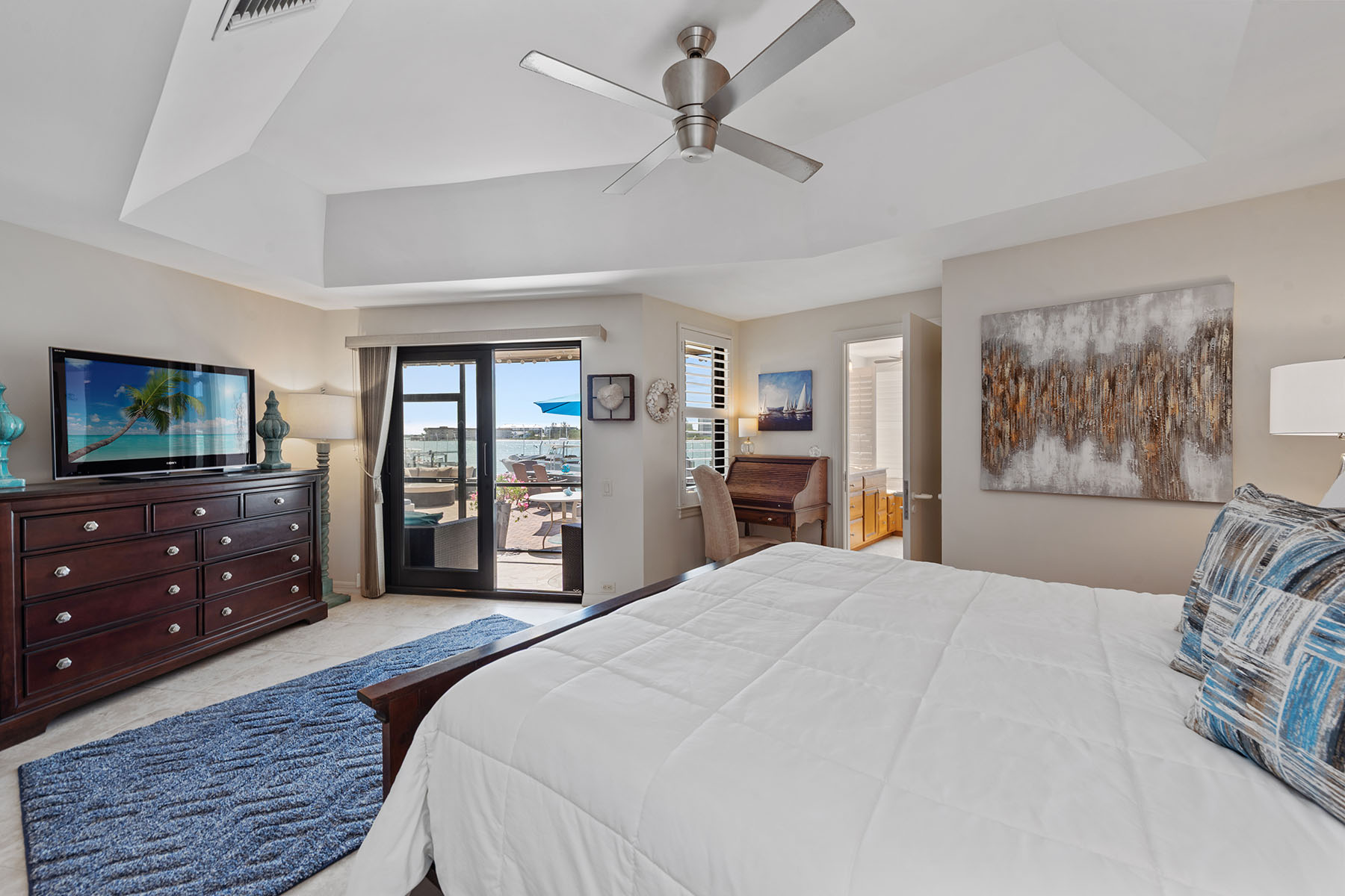 504 La Peninsula Boulevard , 504