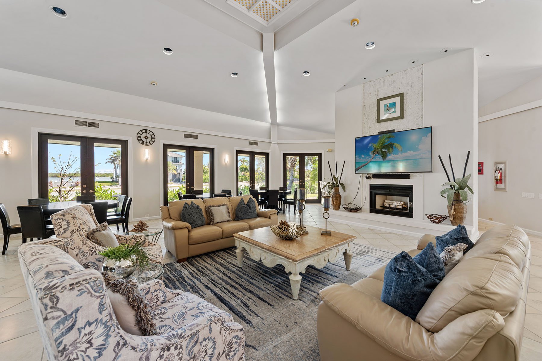504 La Peninsula Boulevard , 504