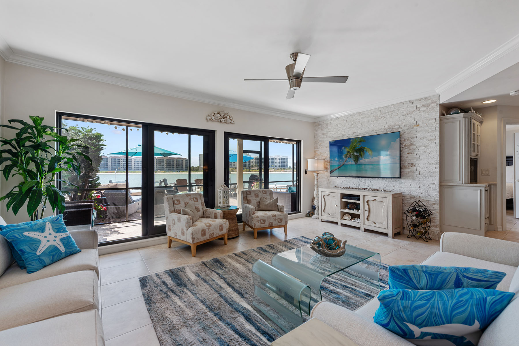 504 La Peninsula Boulevard , 504