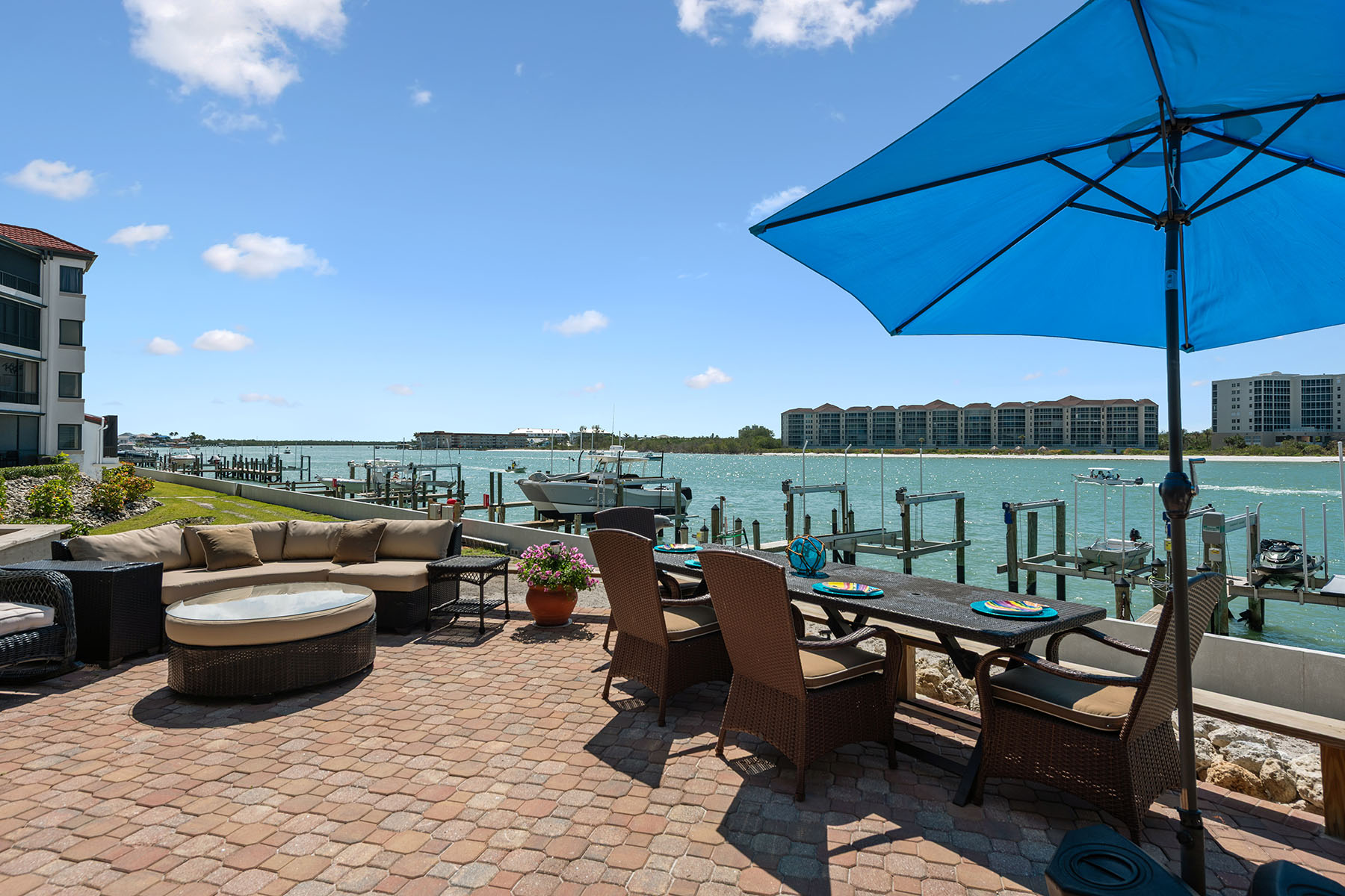 504 La Peninsula Boulevard , 504