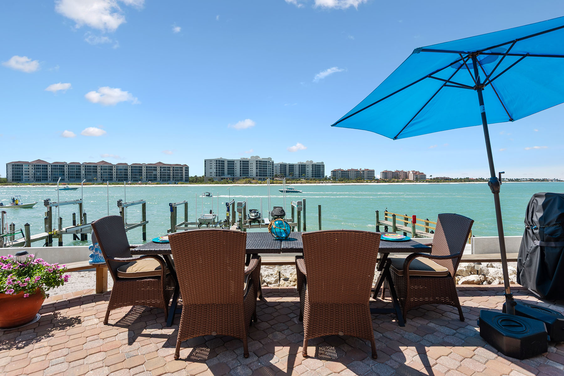 504 La Peninsula Boulevard , 504