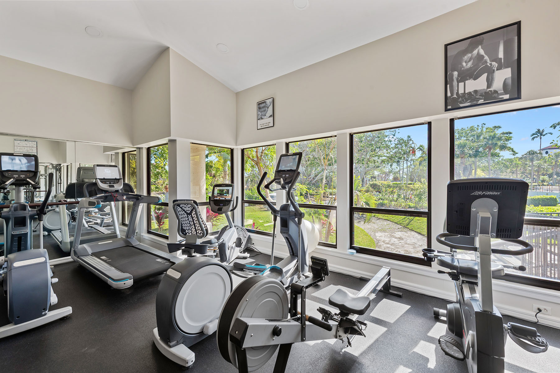 504 La Peninsula Boulevard , 504
