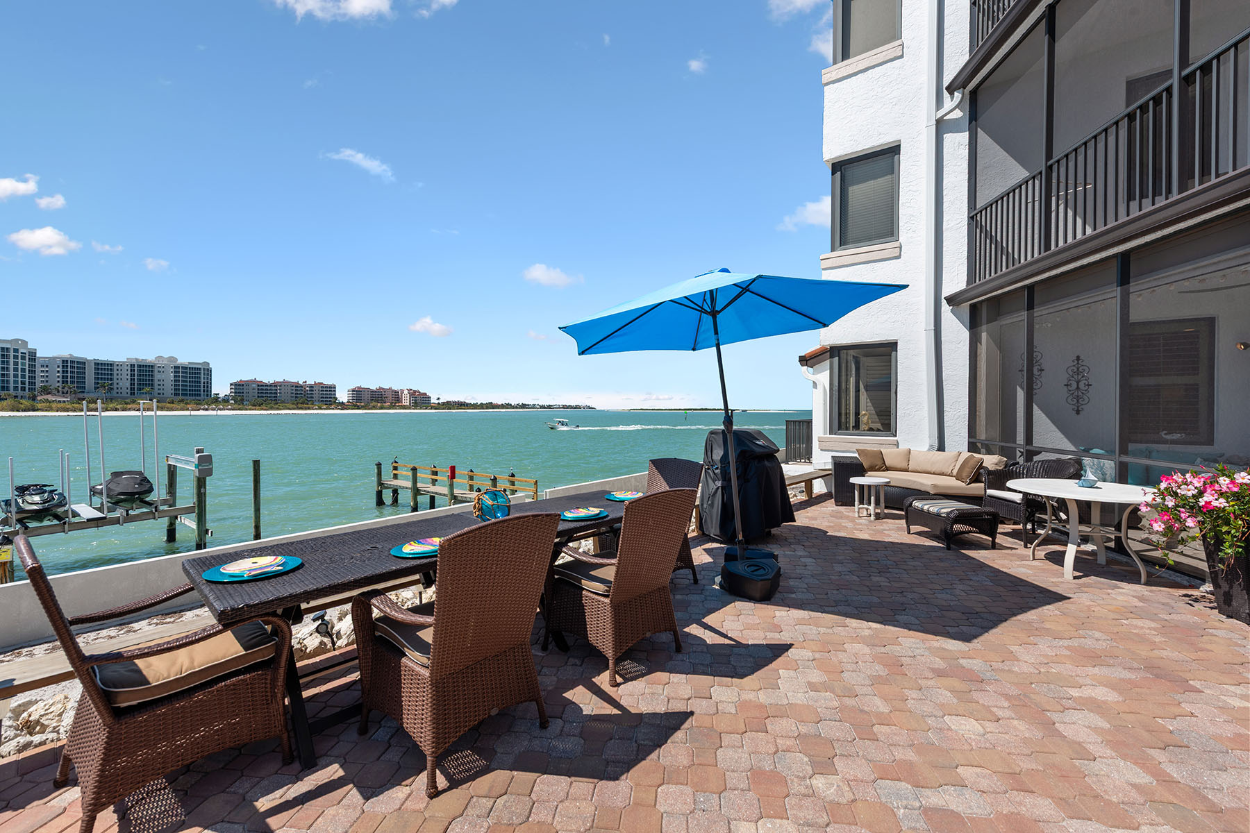 504 La Peninsula Boulevard , 504