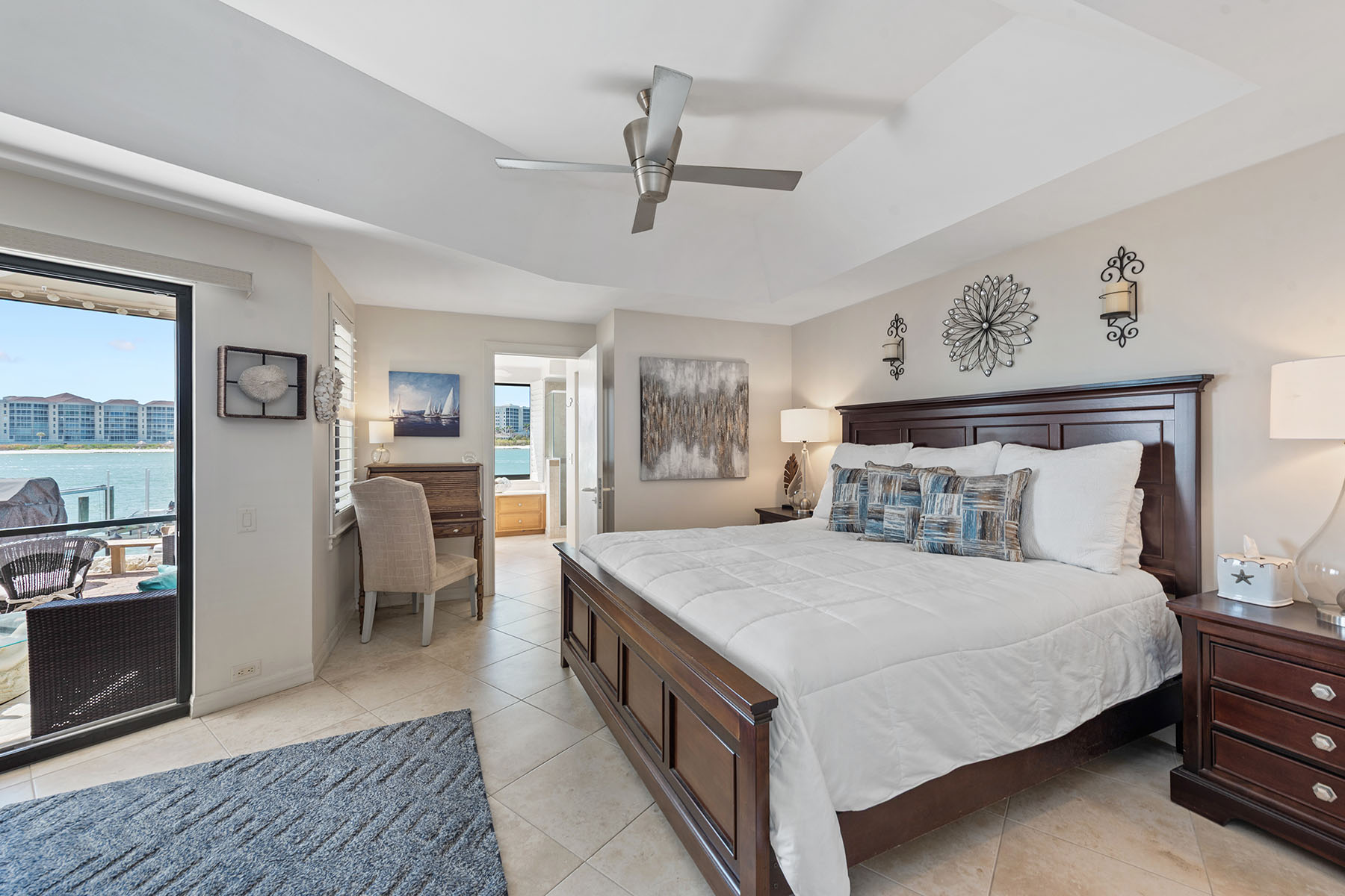 504 La Peninsula Boulevard , 504