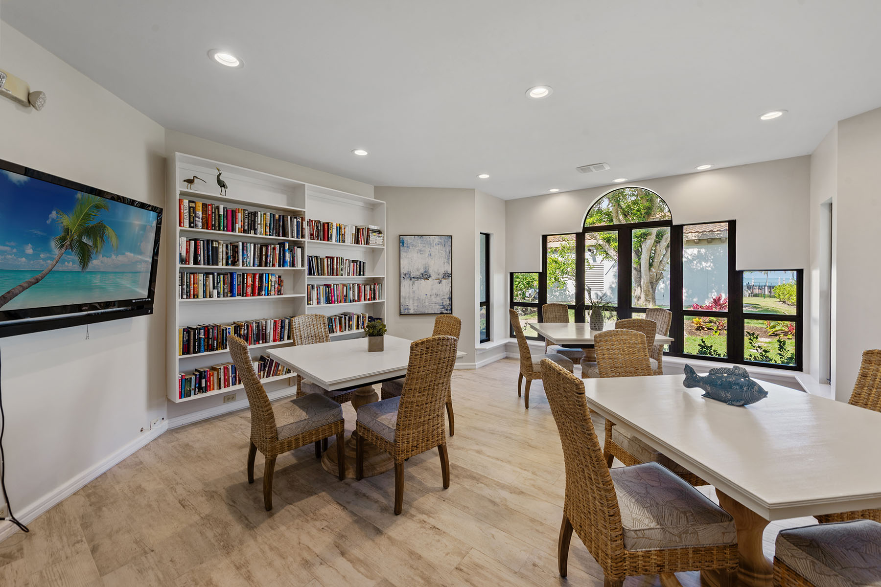504 La Peninsula Boulevard , 504
