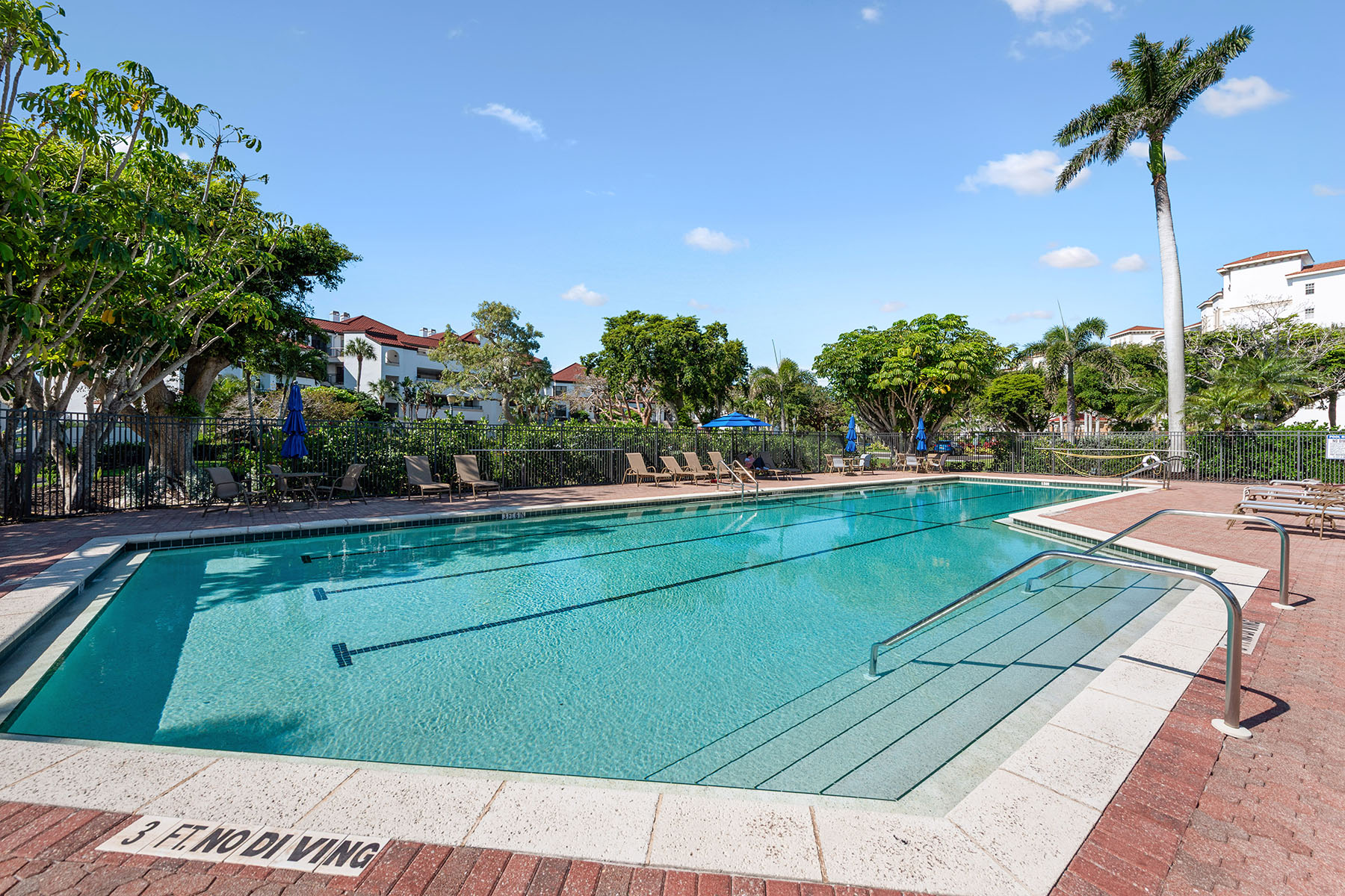 504 La Peninsula Boulevard , 504